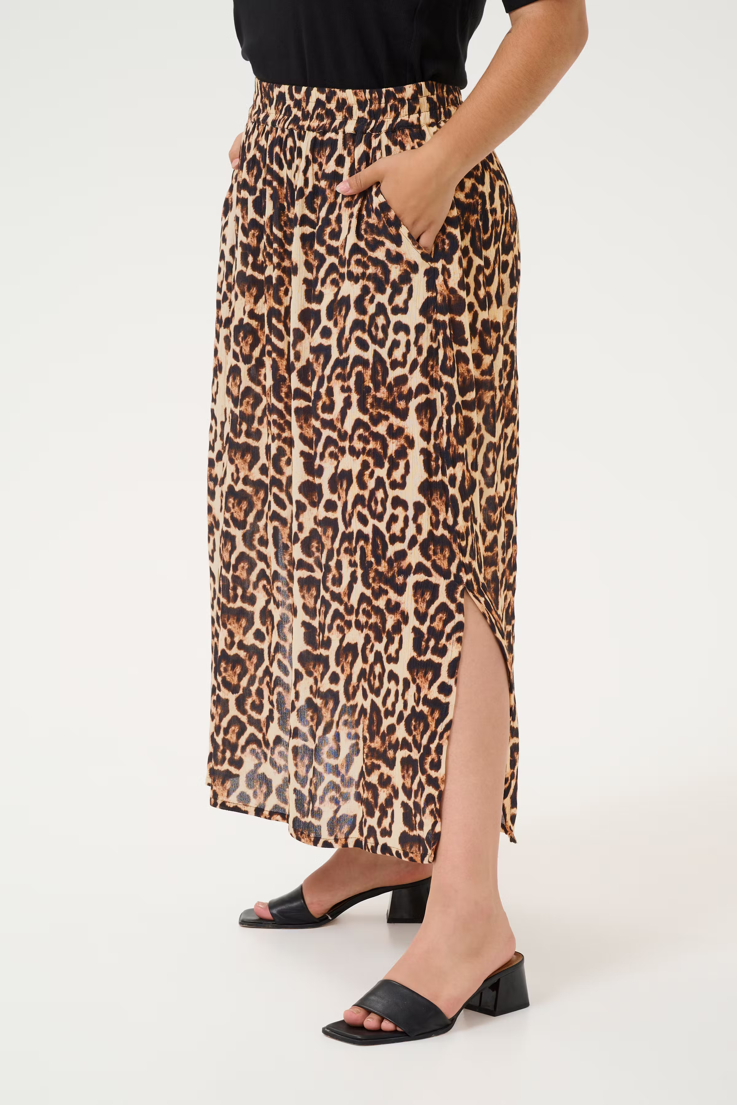 KCedina Leopardenrock LOOKBOOK FRONT 10583135-107281