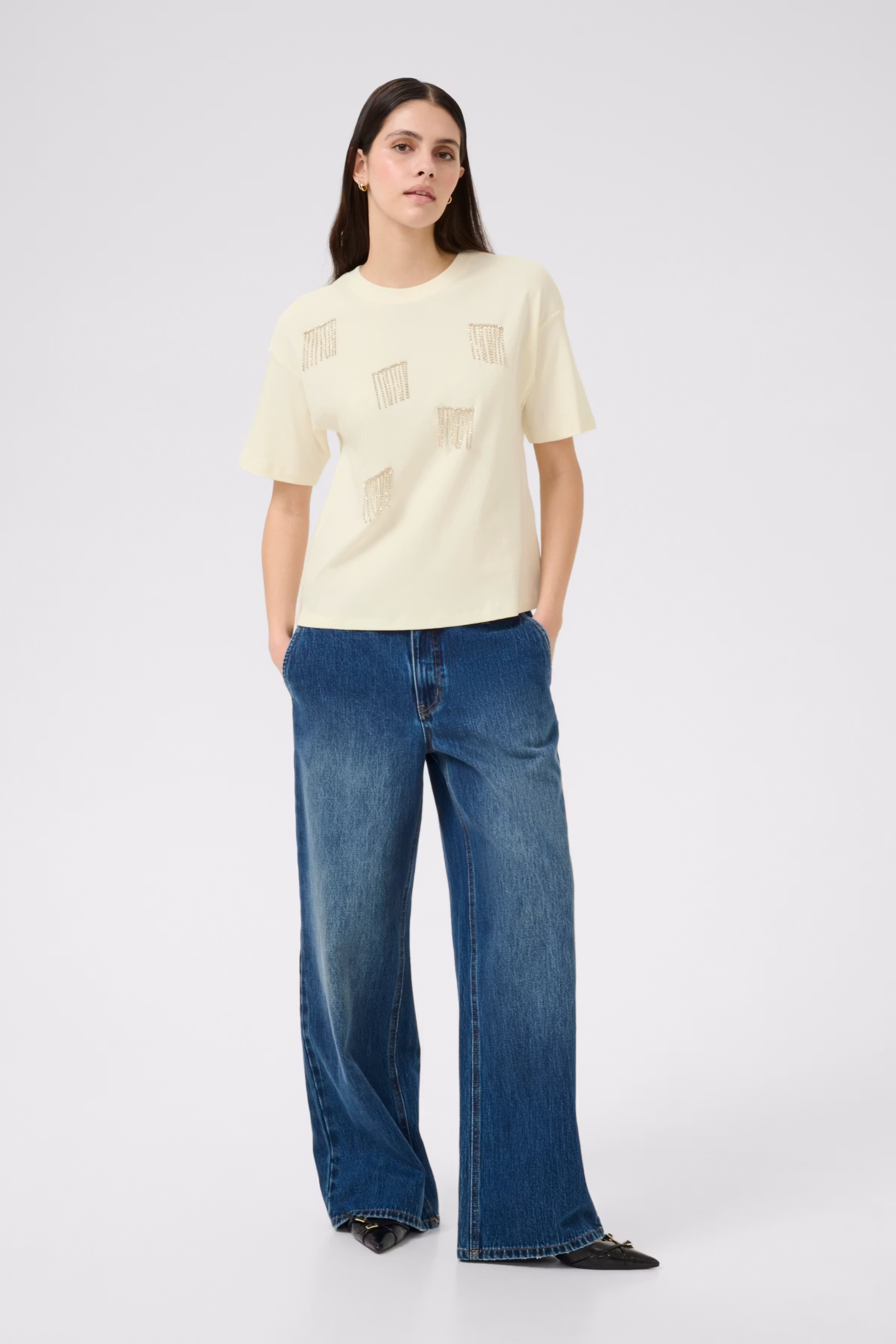 KBUlana T-shirt LOOKBOOK FRONT 10105461-110103