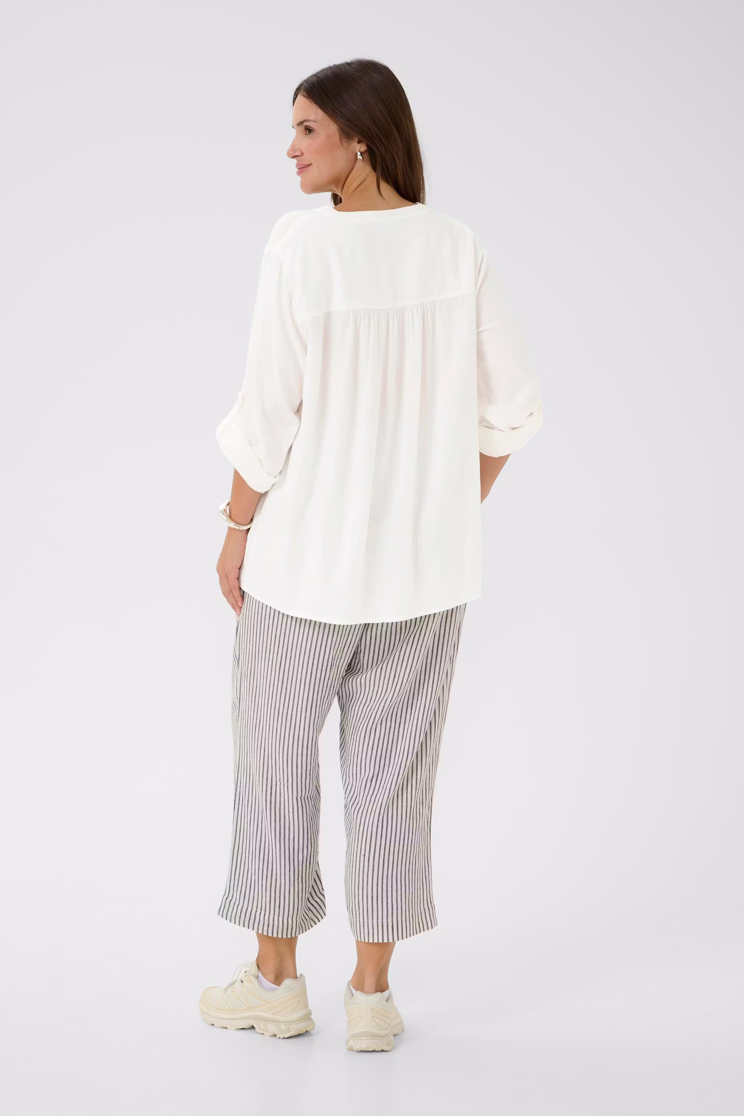 KCmille Linen Blouse LOOKBOOK BACK 10582215-110602