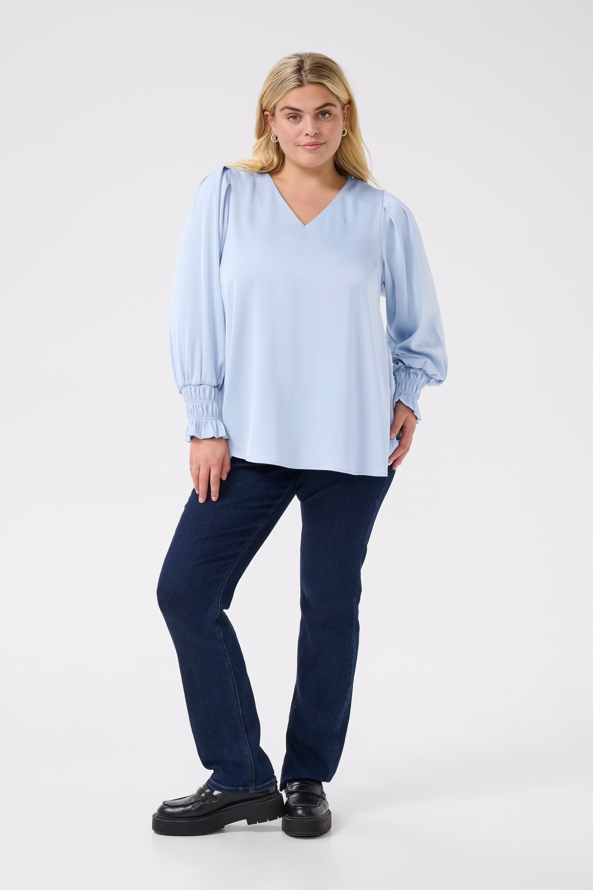 KChilla Blouse LOOKBOOK FRONT 10583044-164016