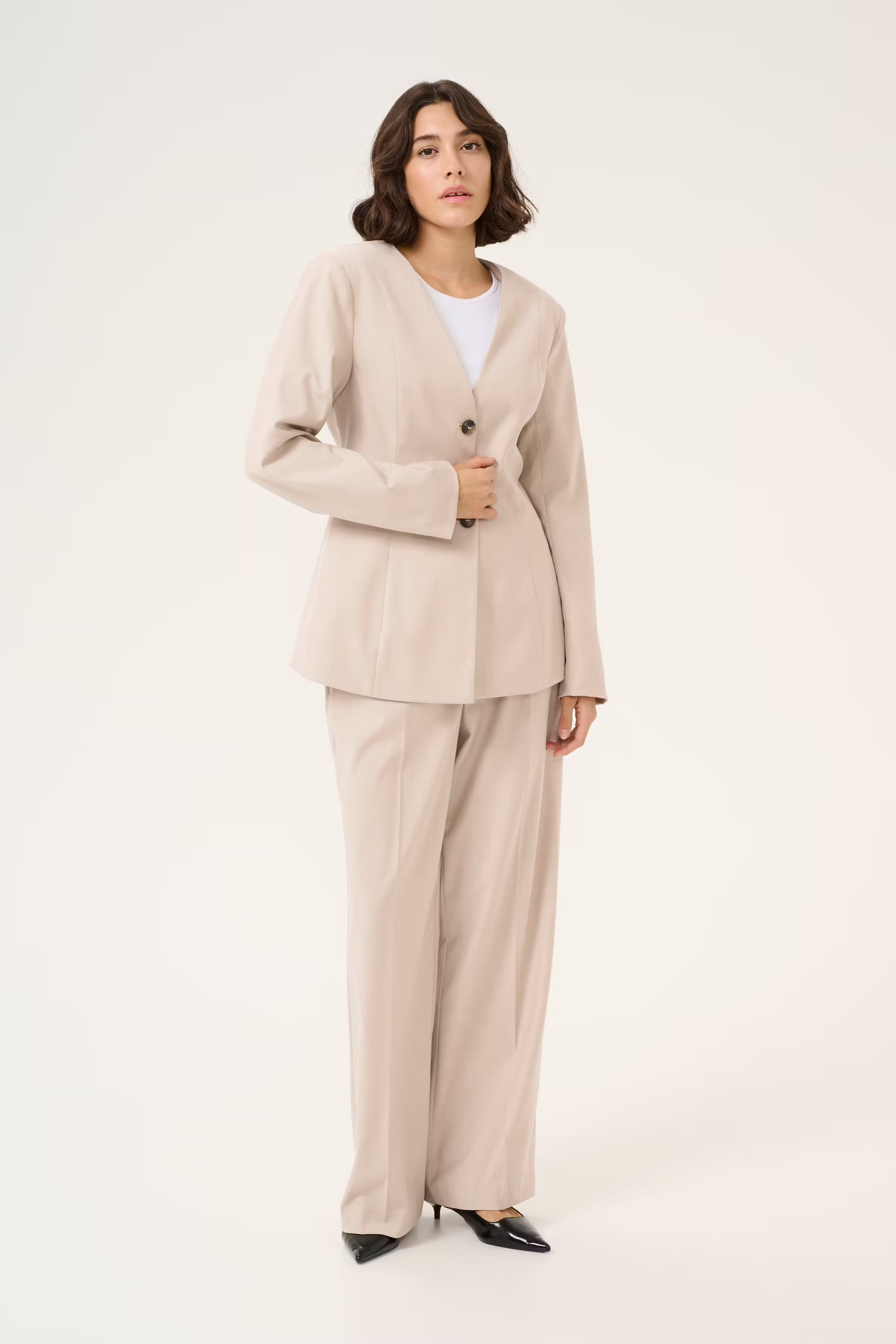 KAvindi Blazer LOOKBOOK FRONT 10509673-1513051