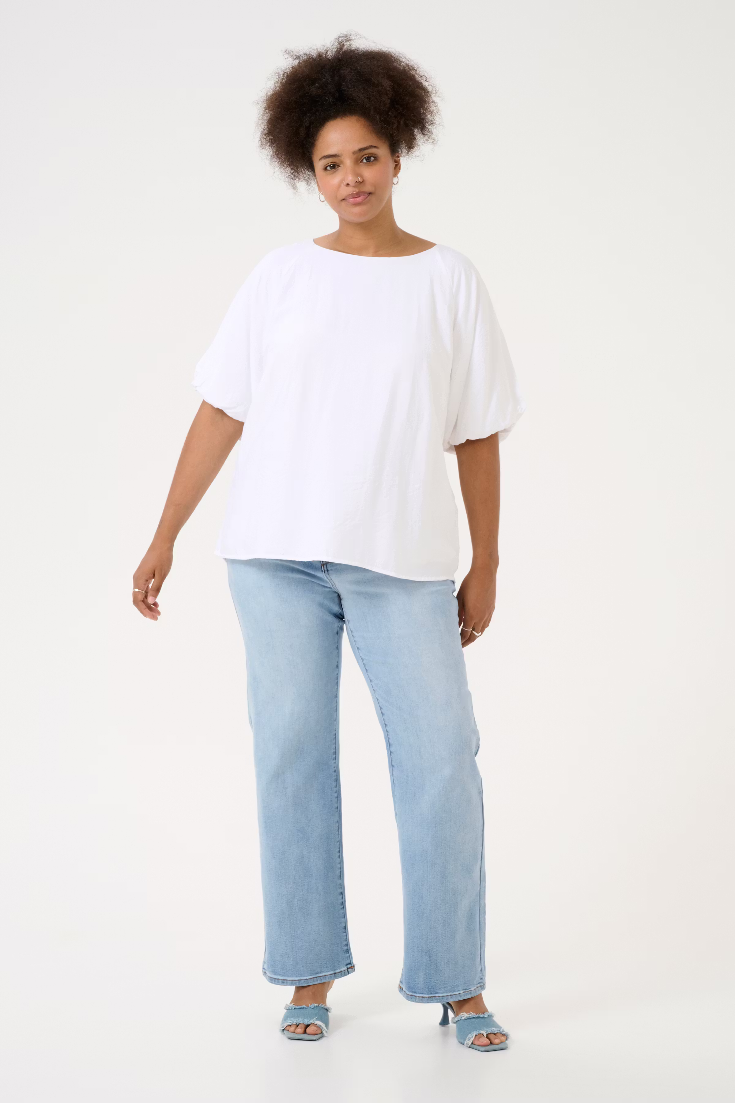 KCgabbi Blouse LOOKBOOK FRONT 10583080-110601