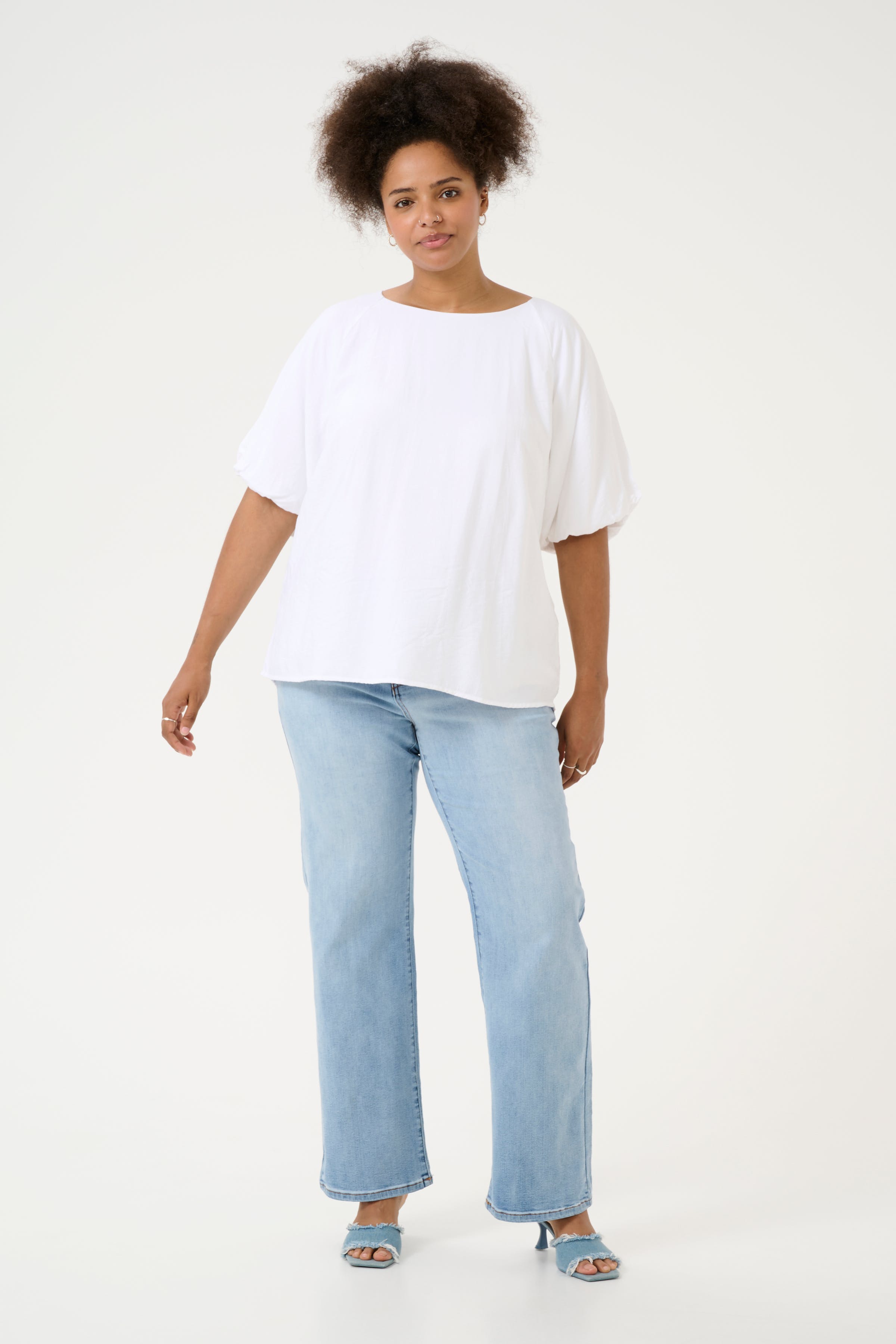 KCgabbi Blouse LOOKBOOK FRONT 10583080-110601