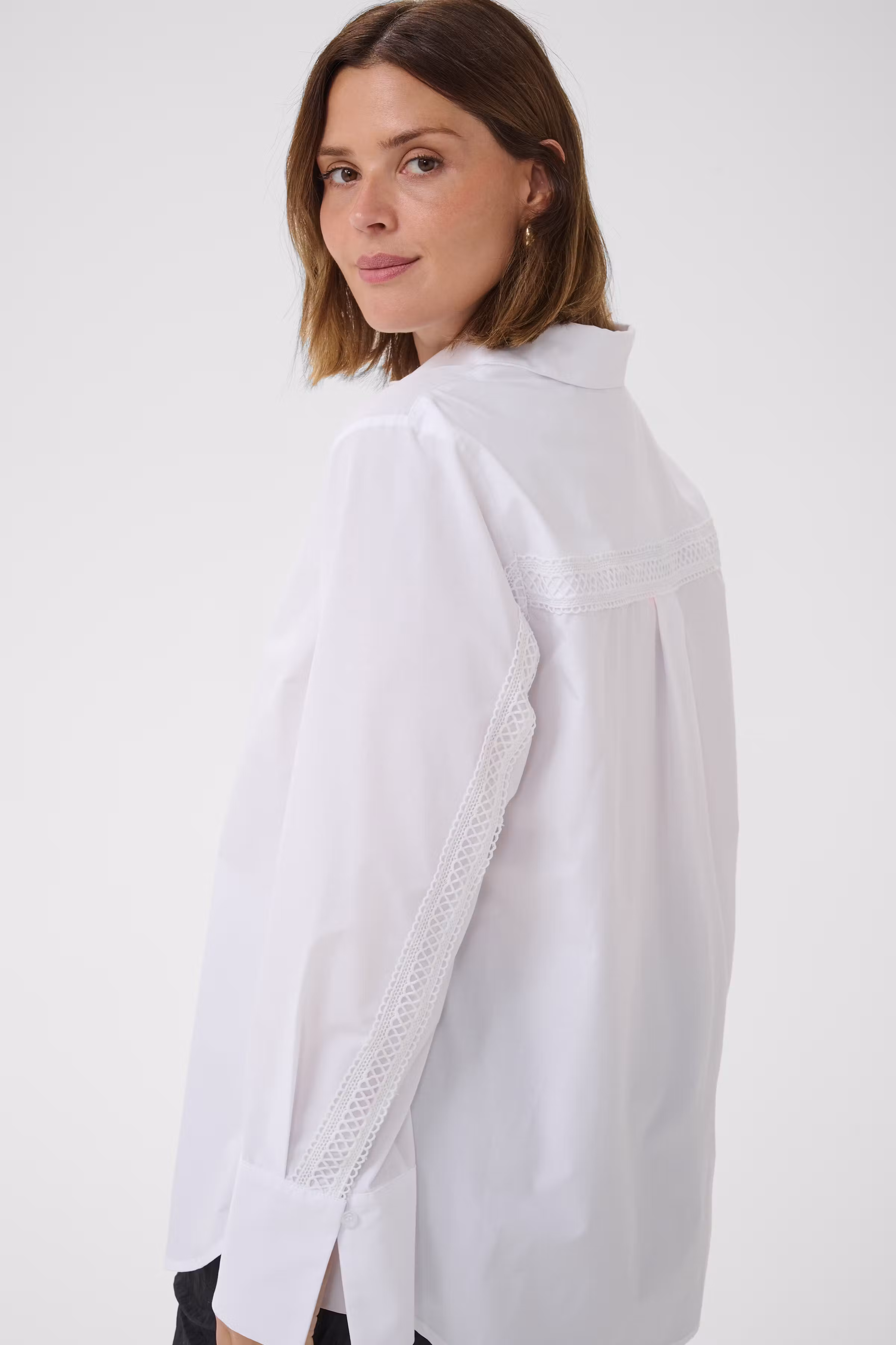 KCkika Skjorta LOOKBOOK DETAIL 10584431-110601