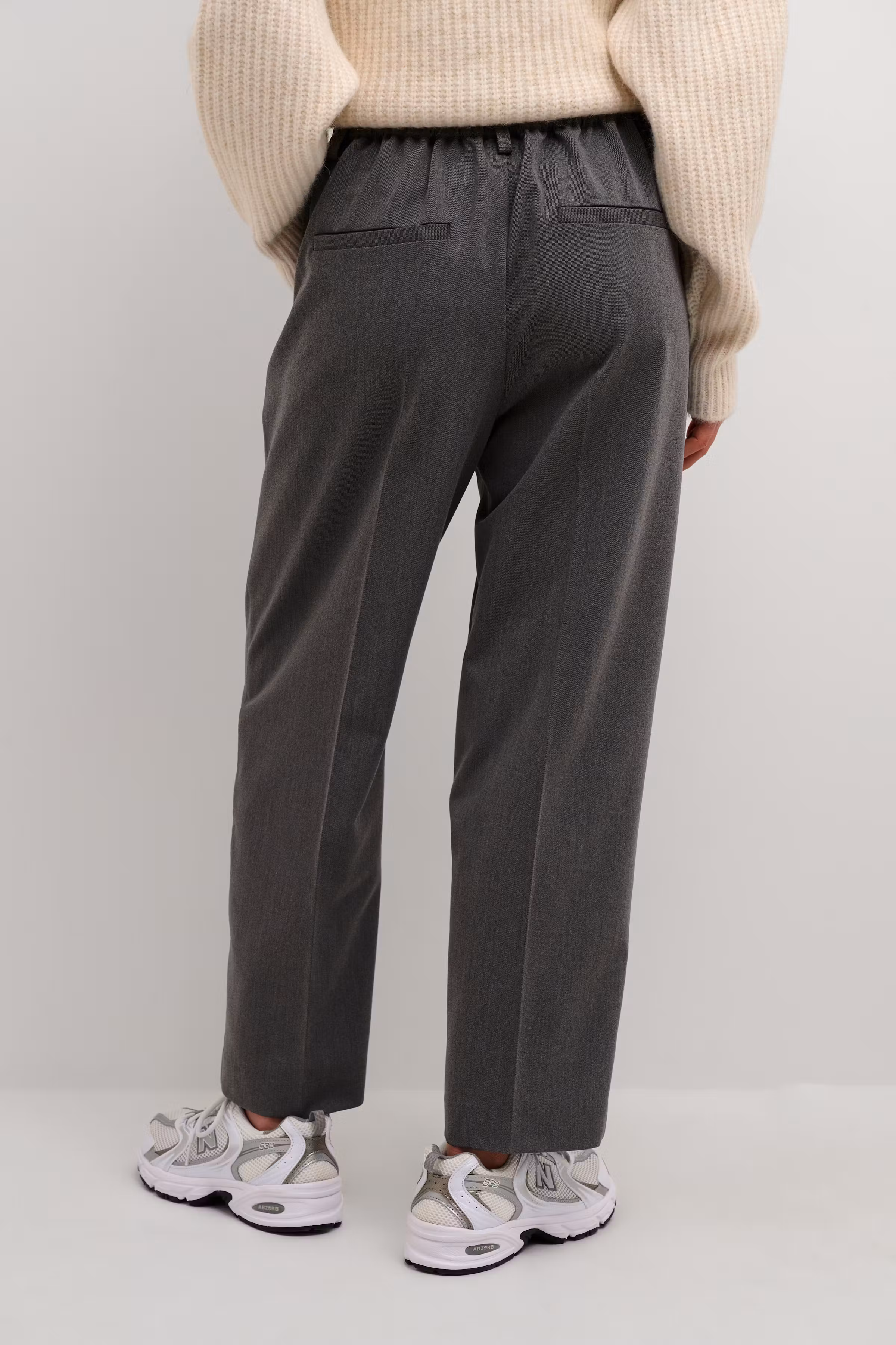 KAsakura Cropped Hose LOOKBOOK BACK 10506127-100125