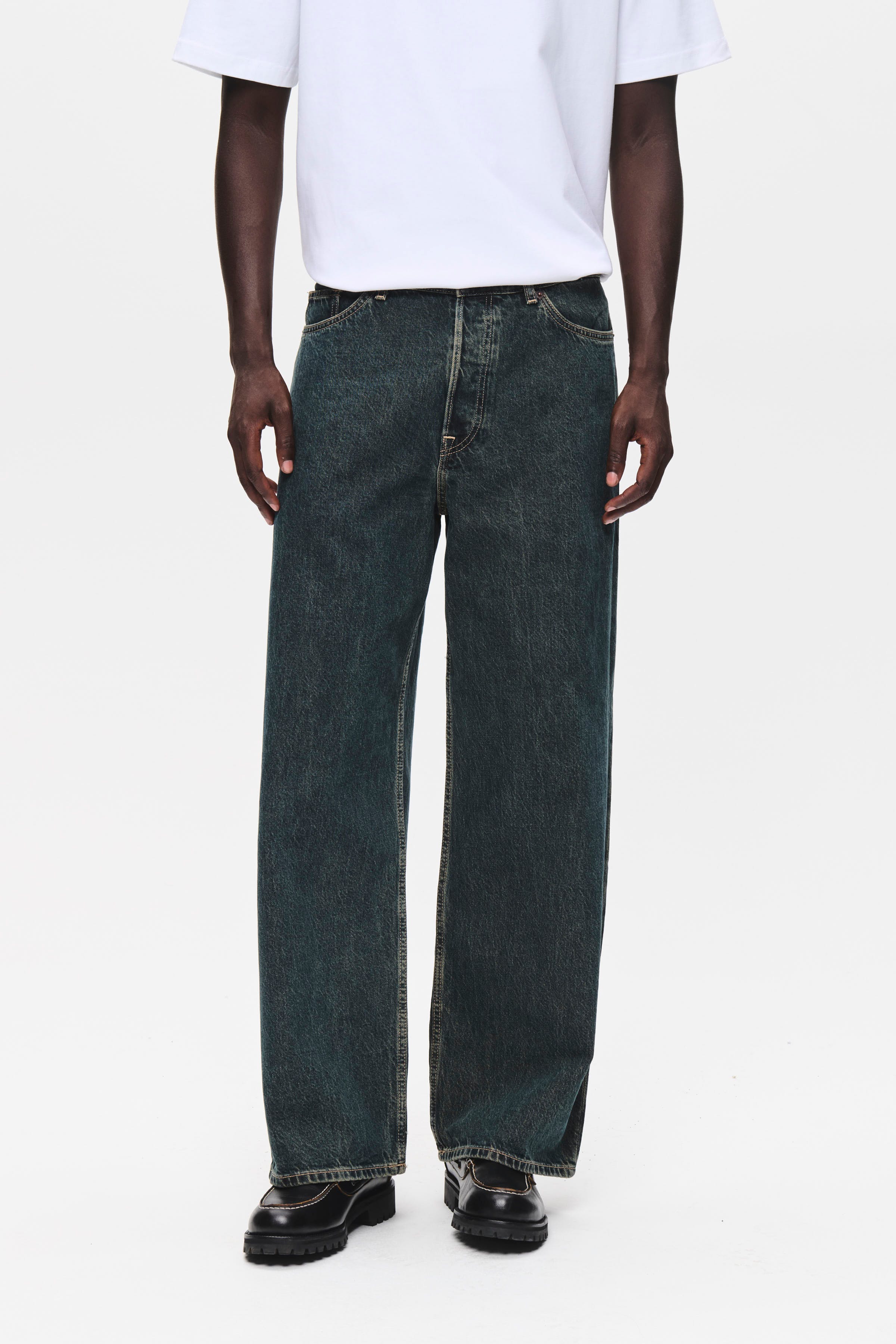 WWType 3 Jeans LOOKBOOK FRONT 30251602-304314