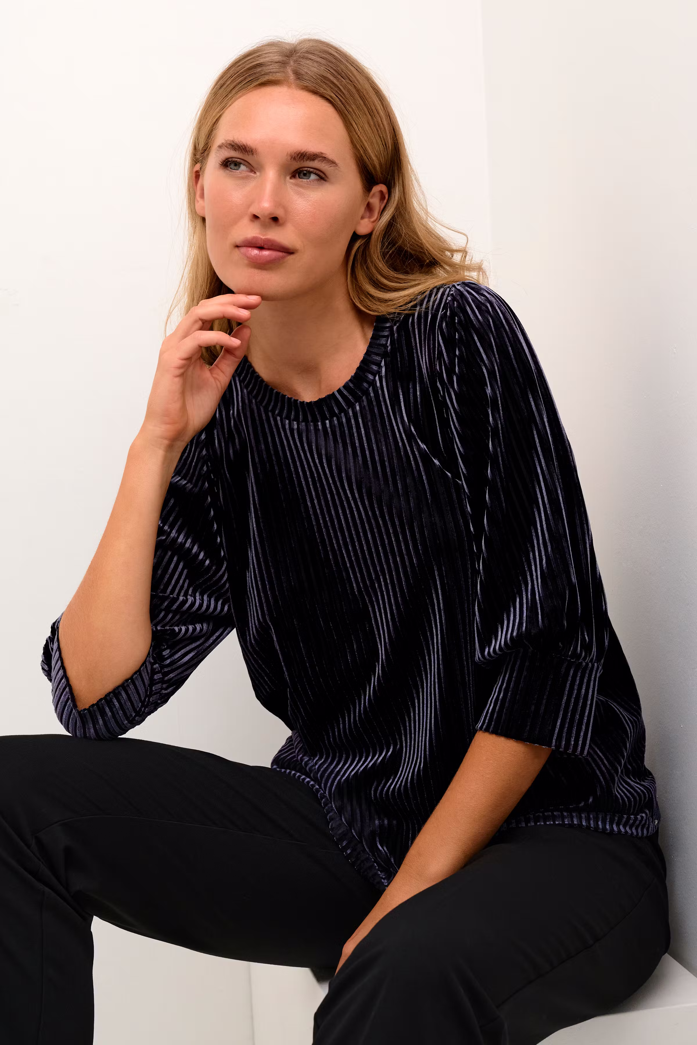 KAcaca Velourbluse LOOKBOOK DETAIL 10503887-194020