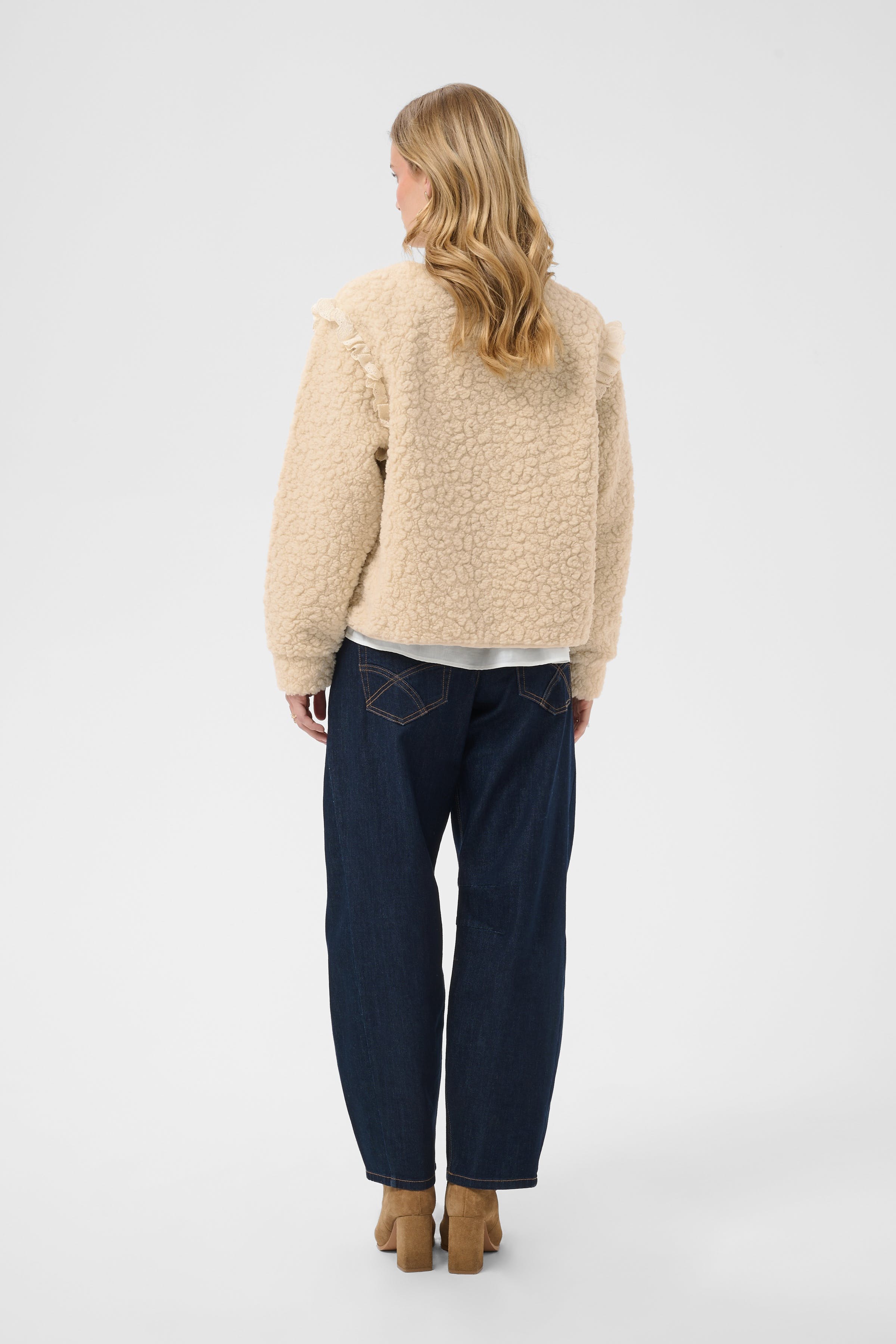 CRRana Shorts LOOKBOOK BACK 10615559-130401