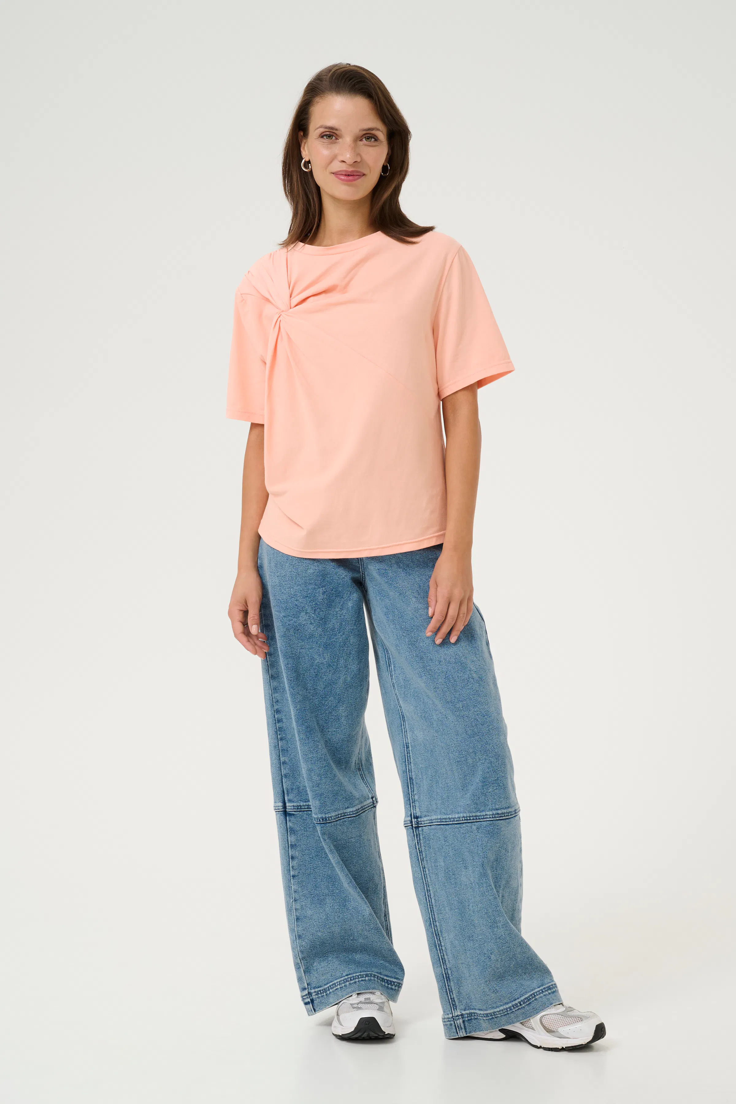 KAeloise T-shirt LOOKBOOK FRONT 10509656-141228