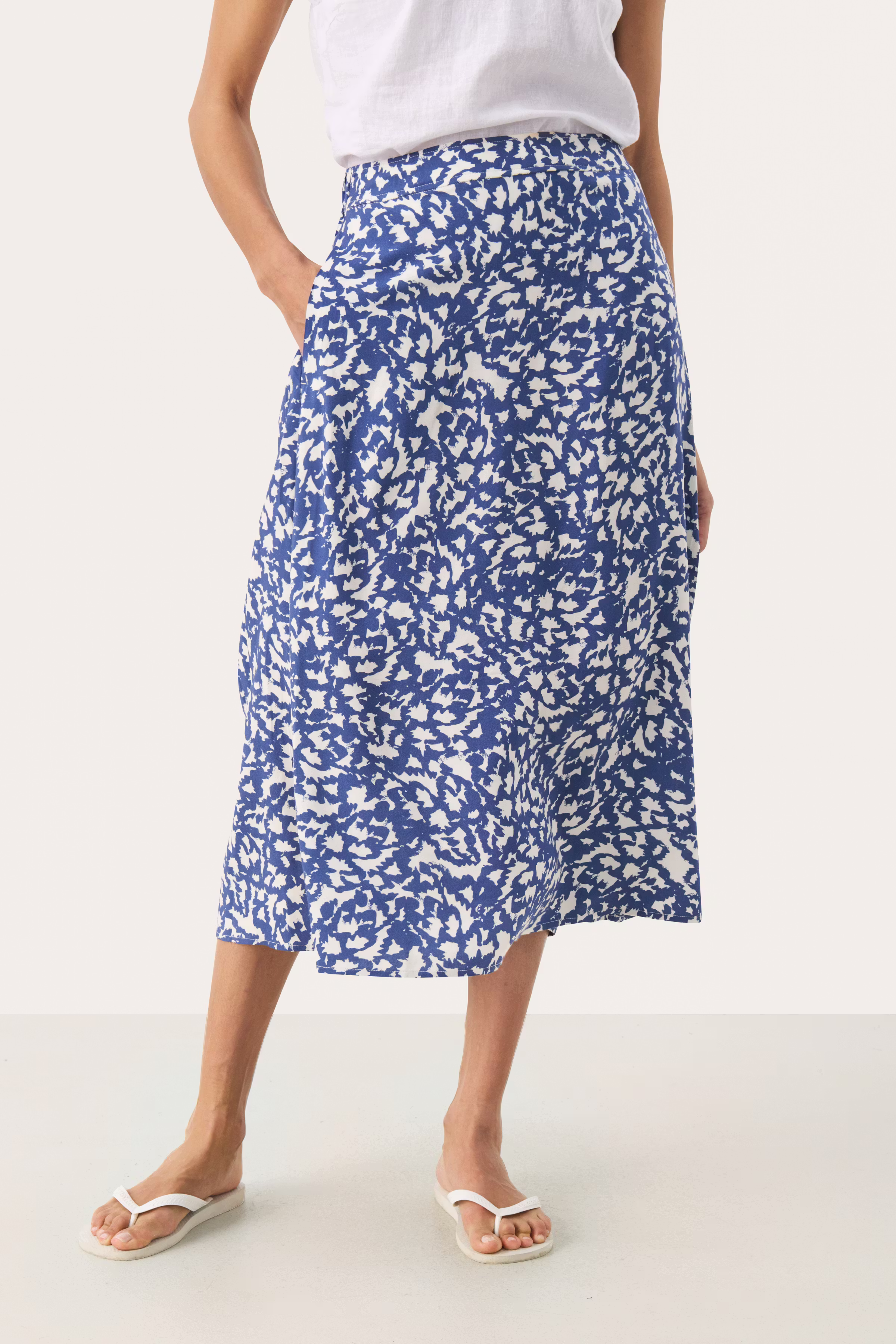 BiseraPW Skirt LOOKBOOK FRONT 30308685-303804