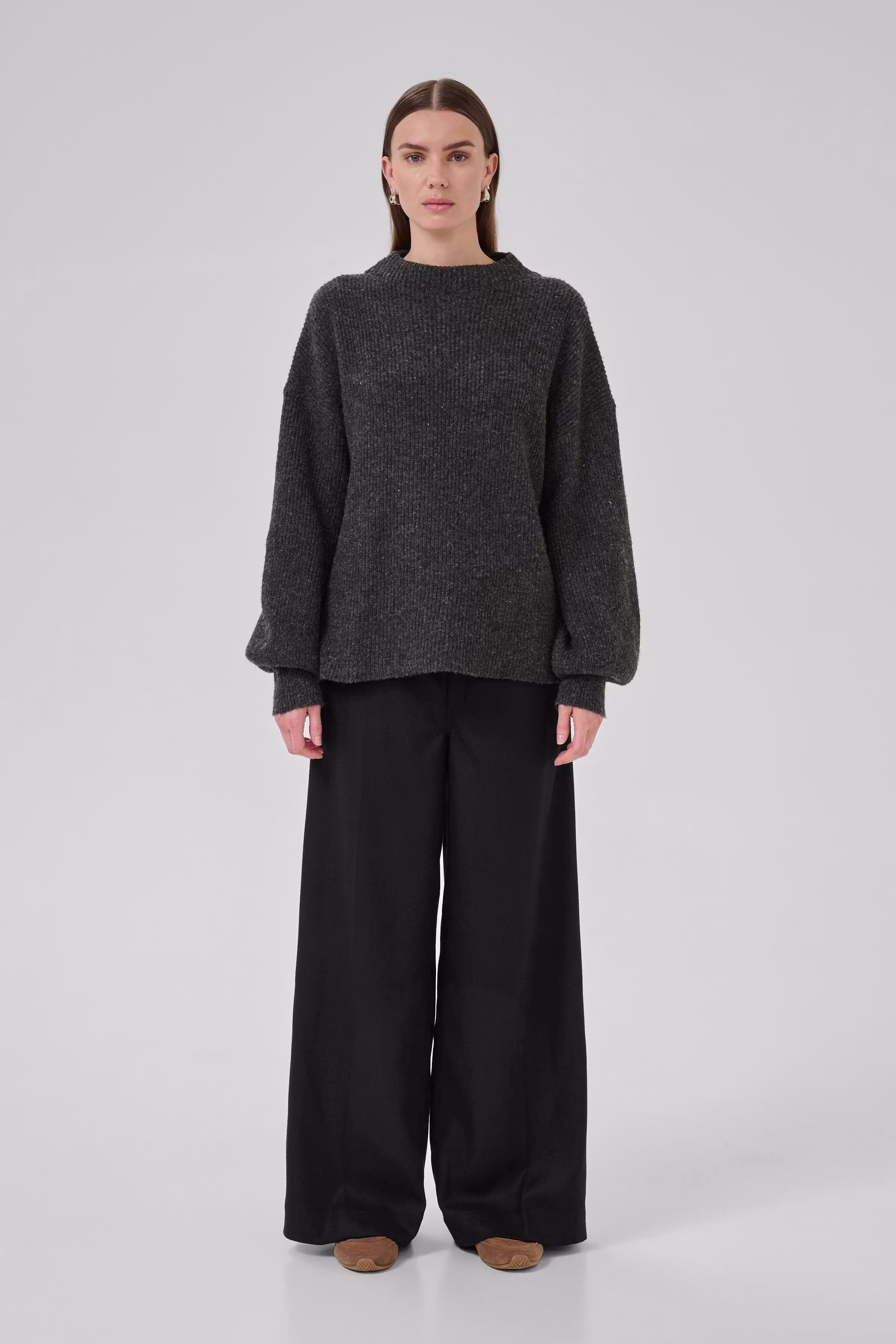EmmyMW Hose LOOKBOOK FRONT 10705217-100031