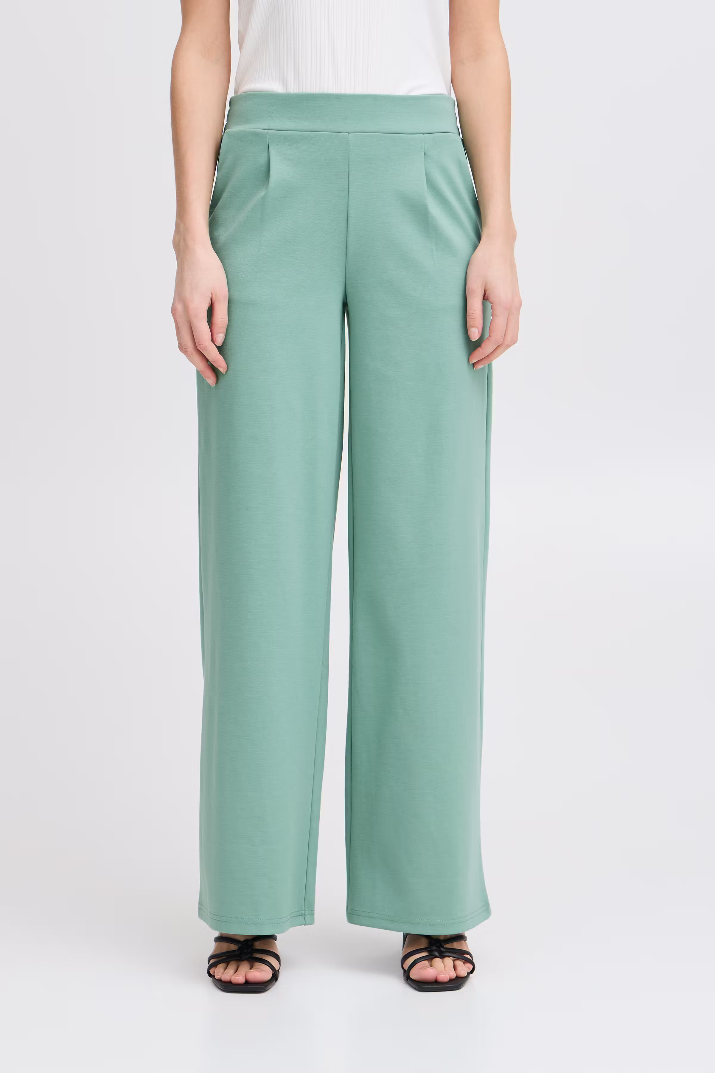 IHKATE LONG WIDE Hose LOOKBOOK FRONT 20118337-165515