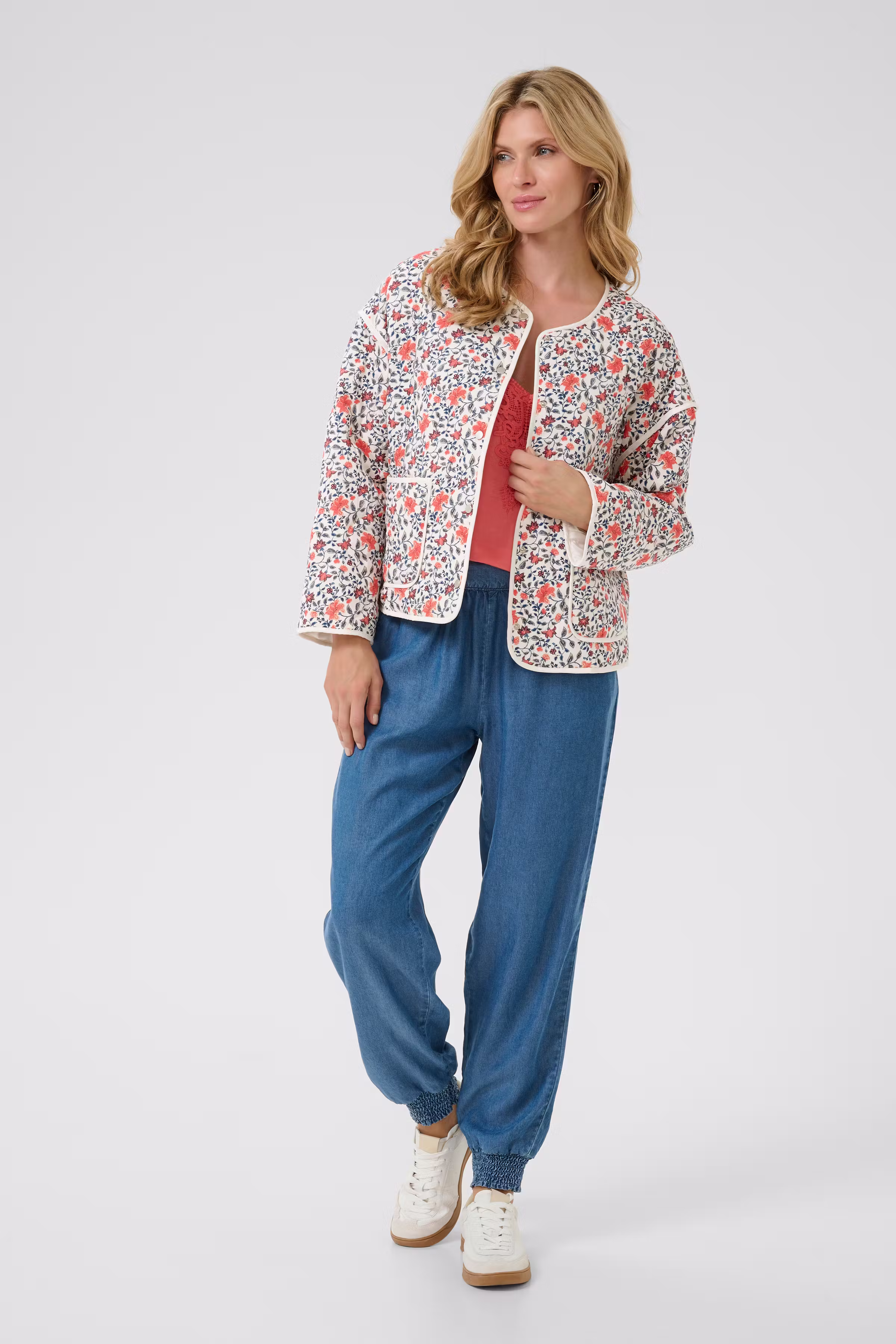 CRNaomi Outerwear LOOKBOOK FRONT 10613154-107483