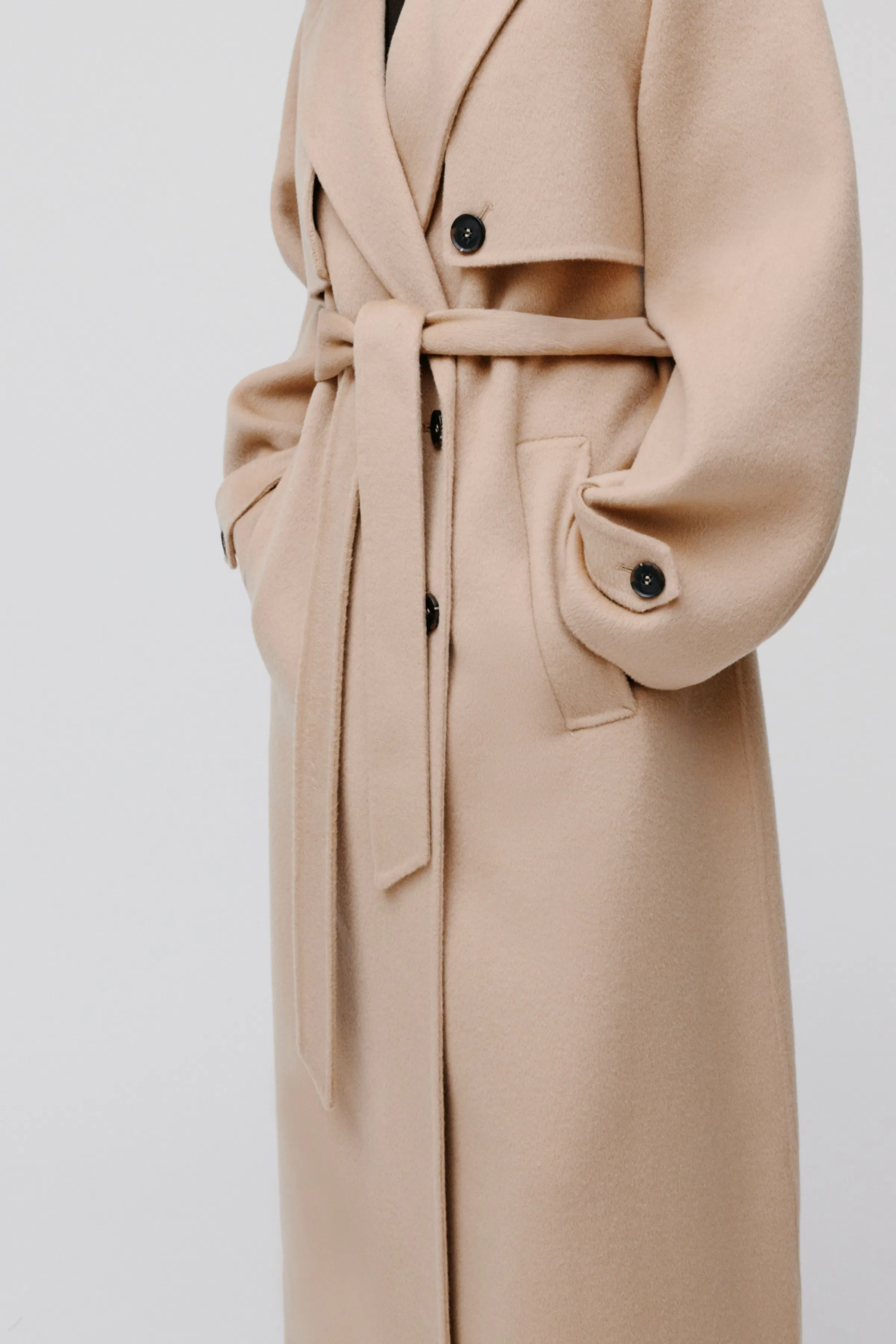 COLETTE Mantel LOOKBOOK FRONT 30600565-BE401