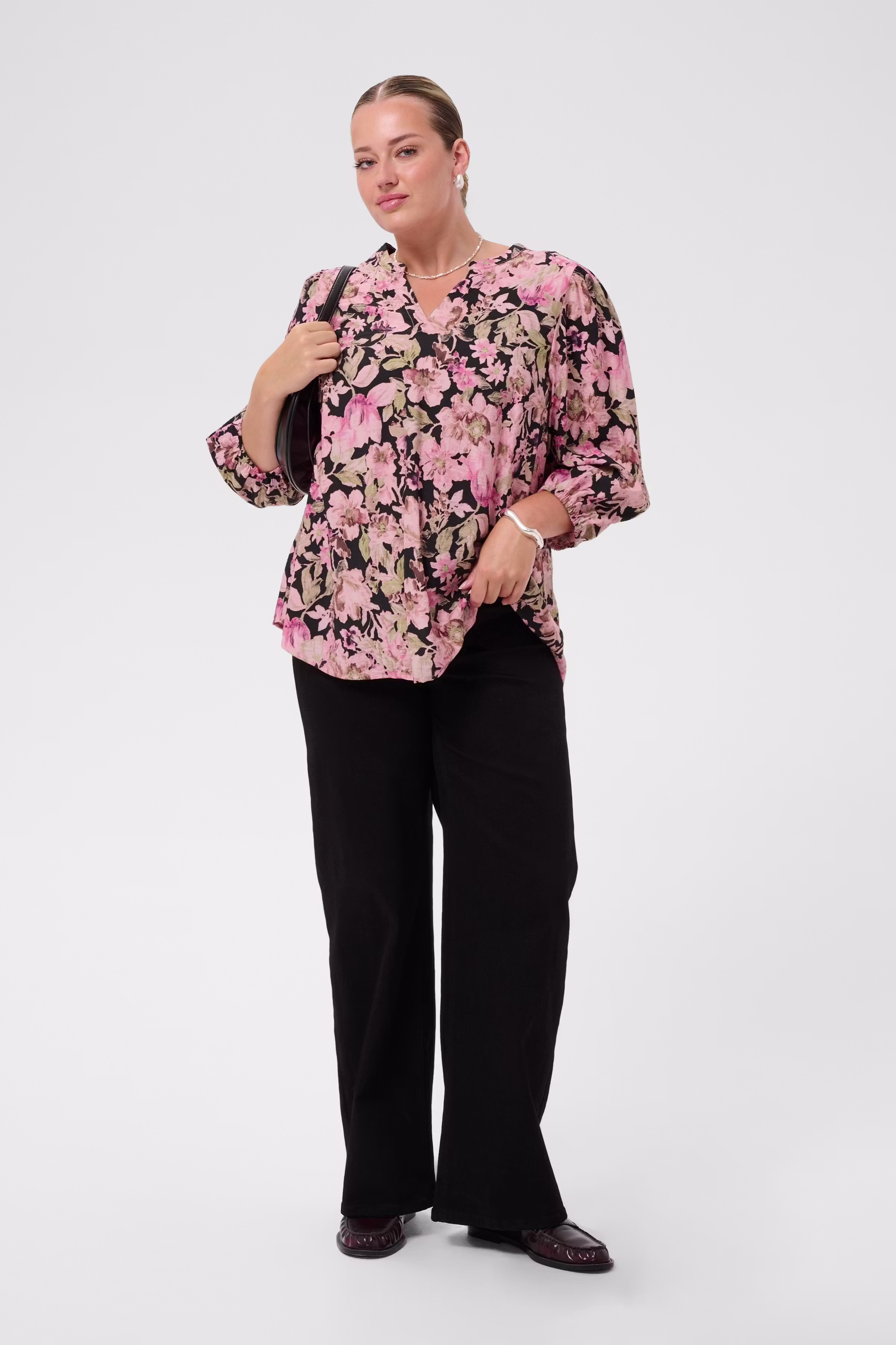 KCsarina Bluse LOOKBOOK FRONT 10584357-109806