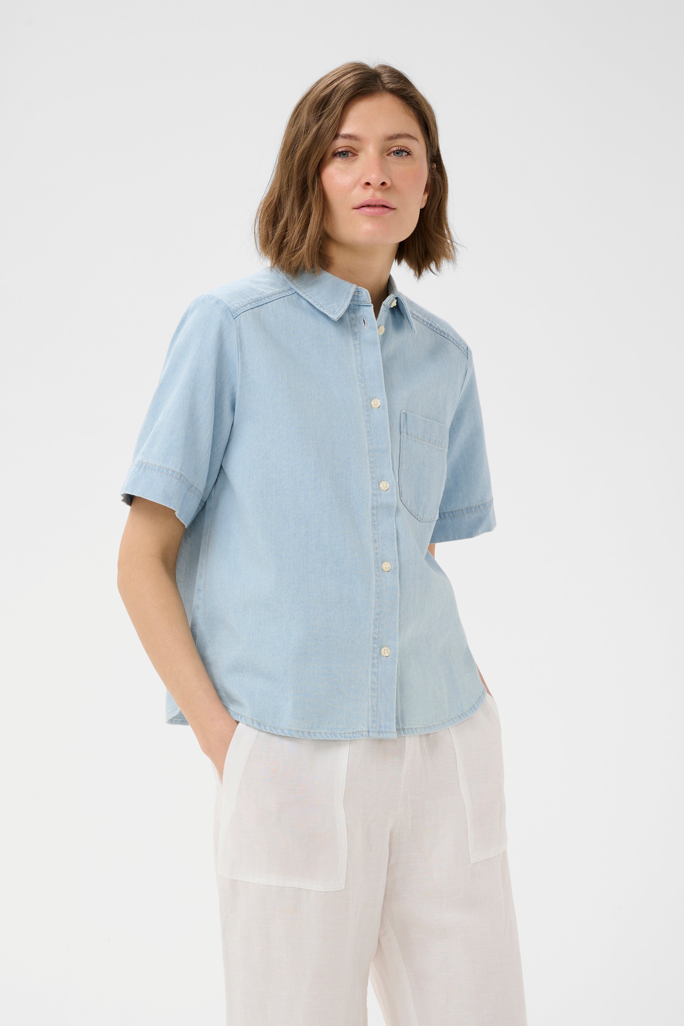 NiclaPW Denim Skjorte LOOKBOOK FRONT 30309361-300154