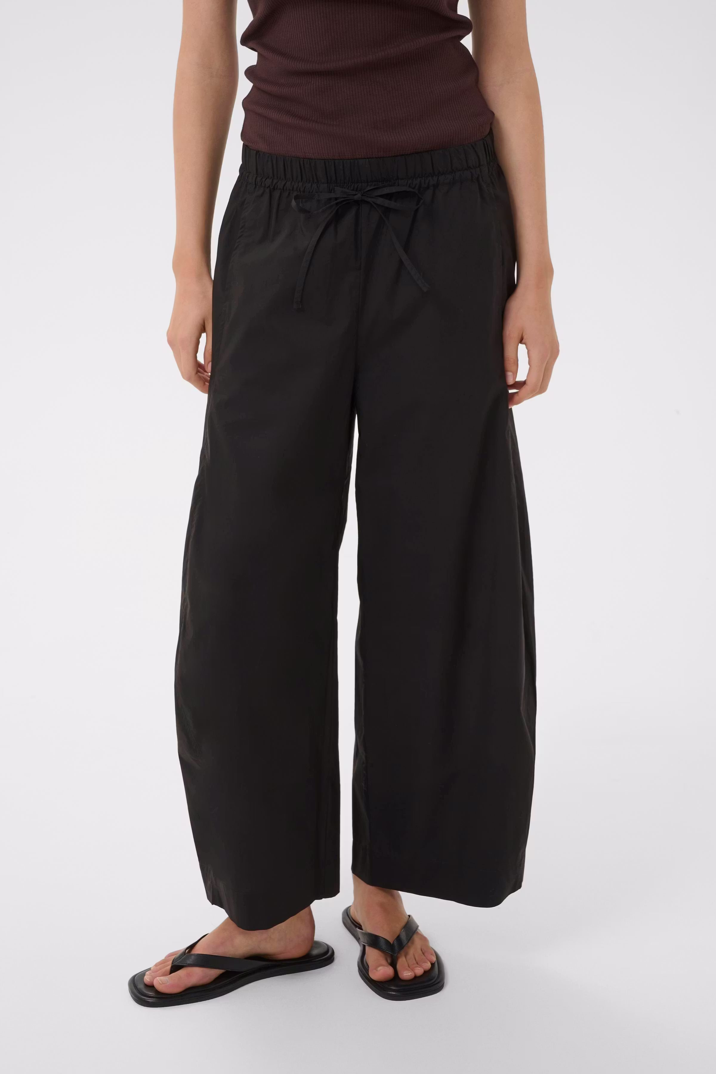 RAVENIW Hose LOOKBOOK FRONT 30112504-194008