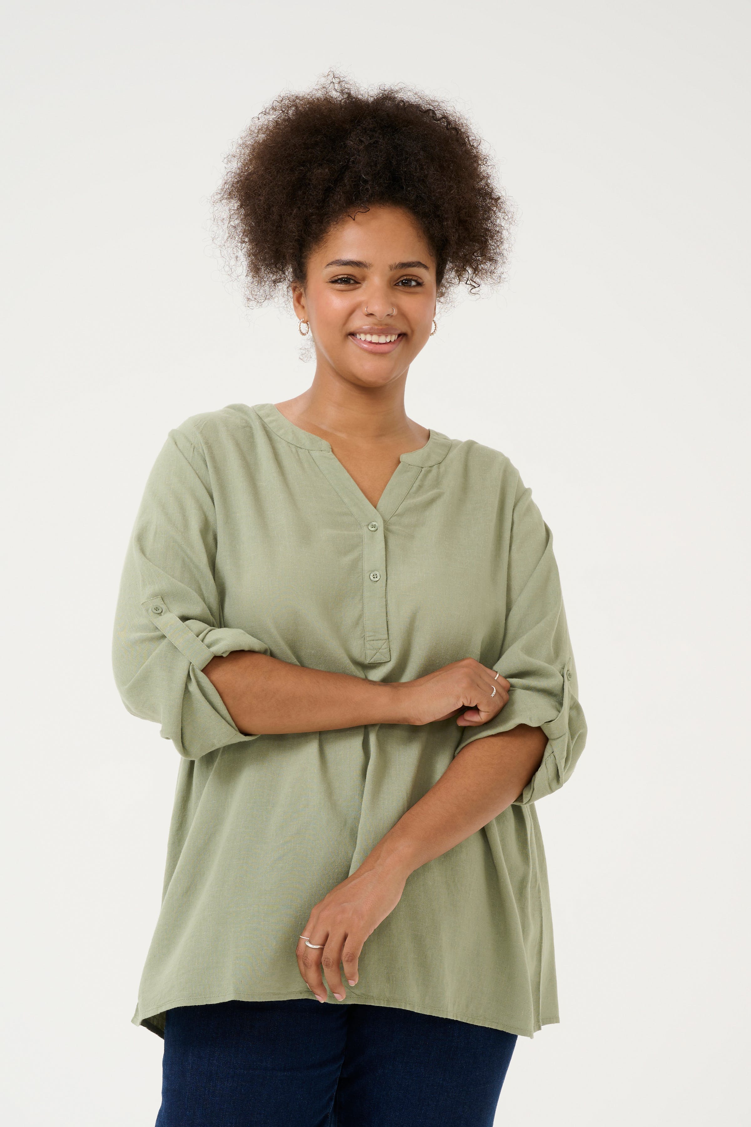 KCmille Linen Blouse LOOKBOOK FRONT 10582215-170115