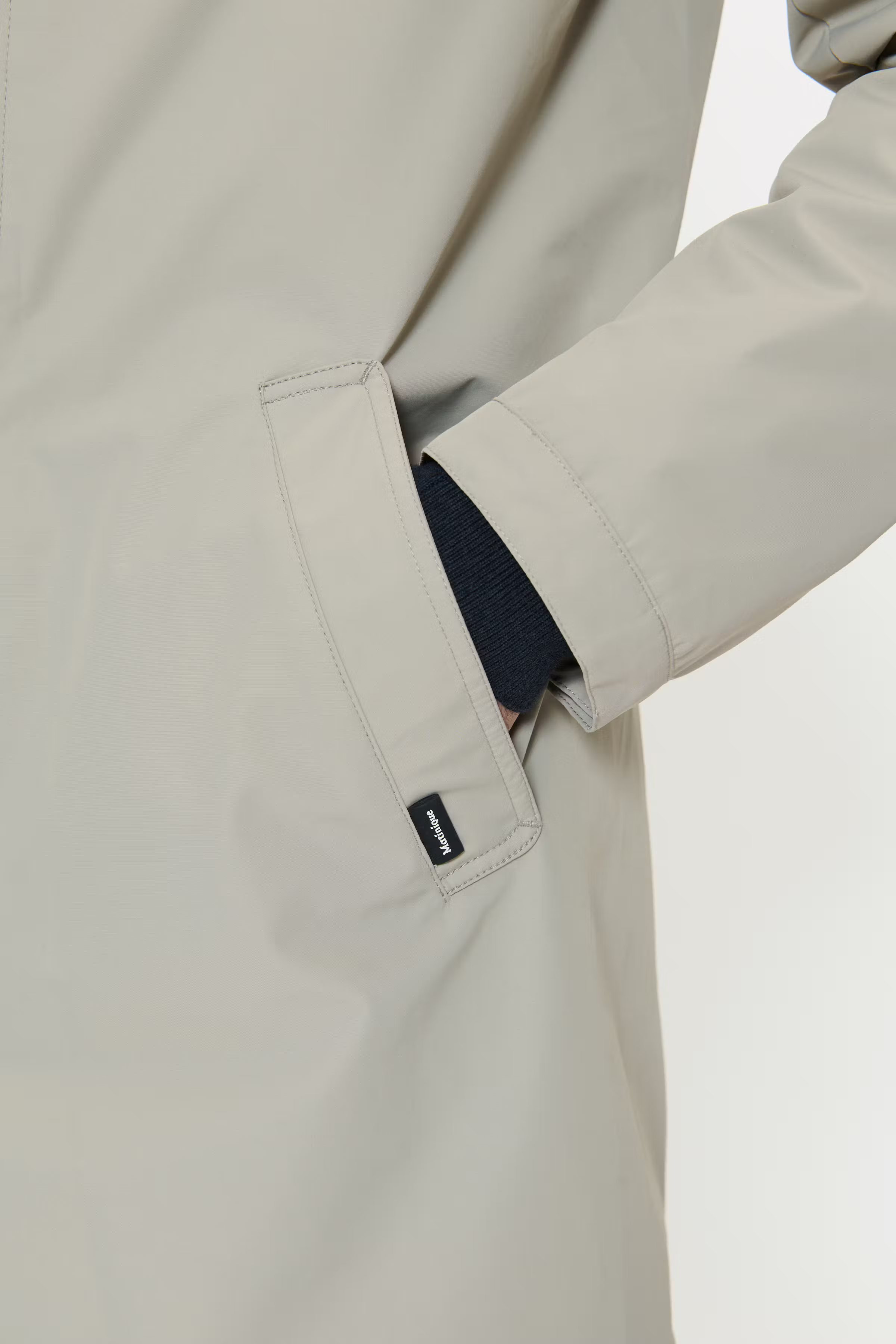 MAmiles Mantel LOOKBOOK DETAIL 30204455-170205