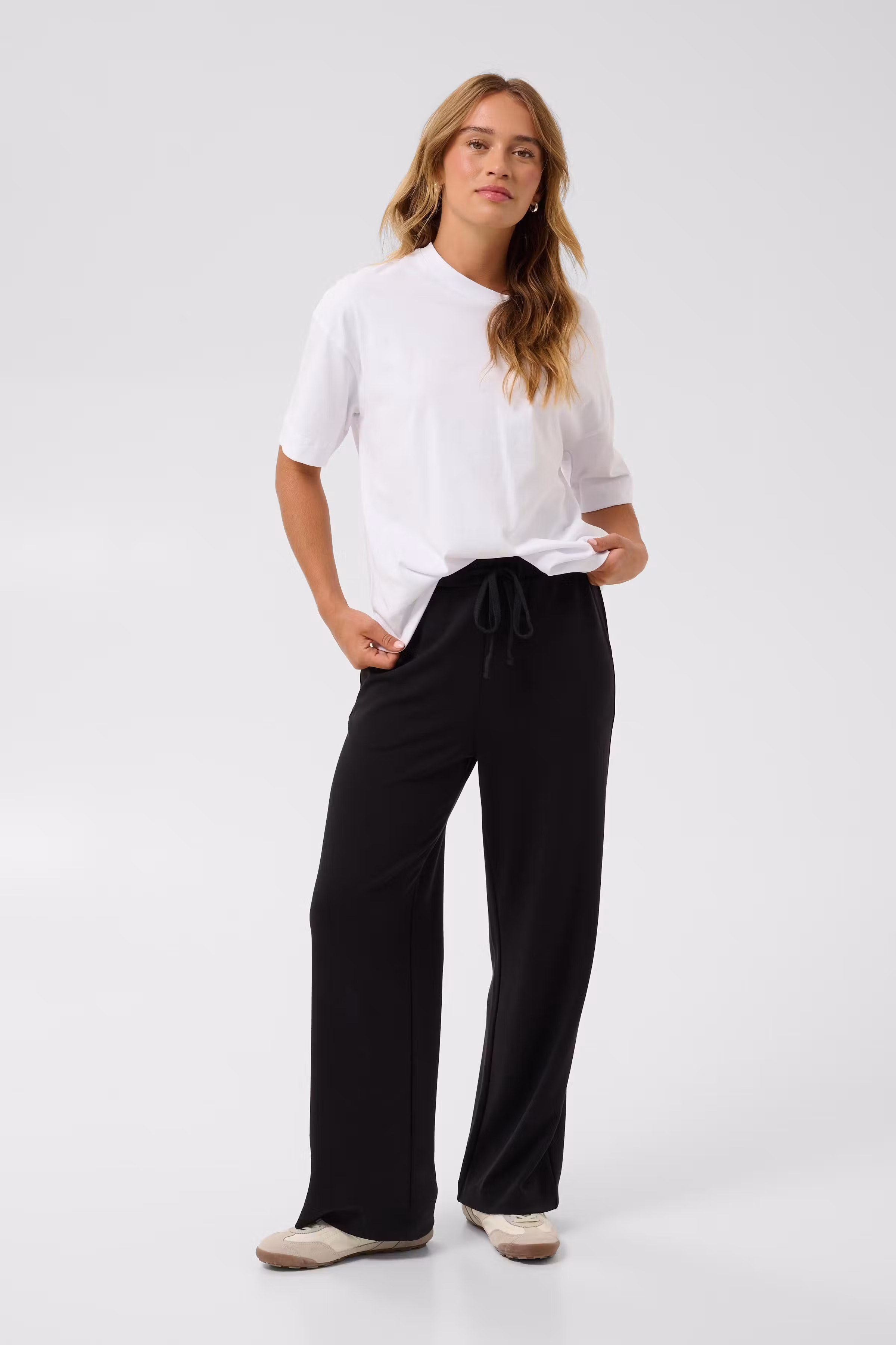KAannie Broek LOOKBOOK FRONT 10512245-100121