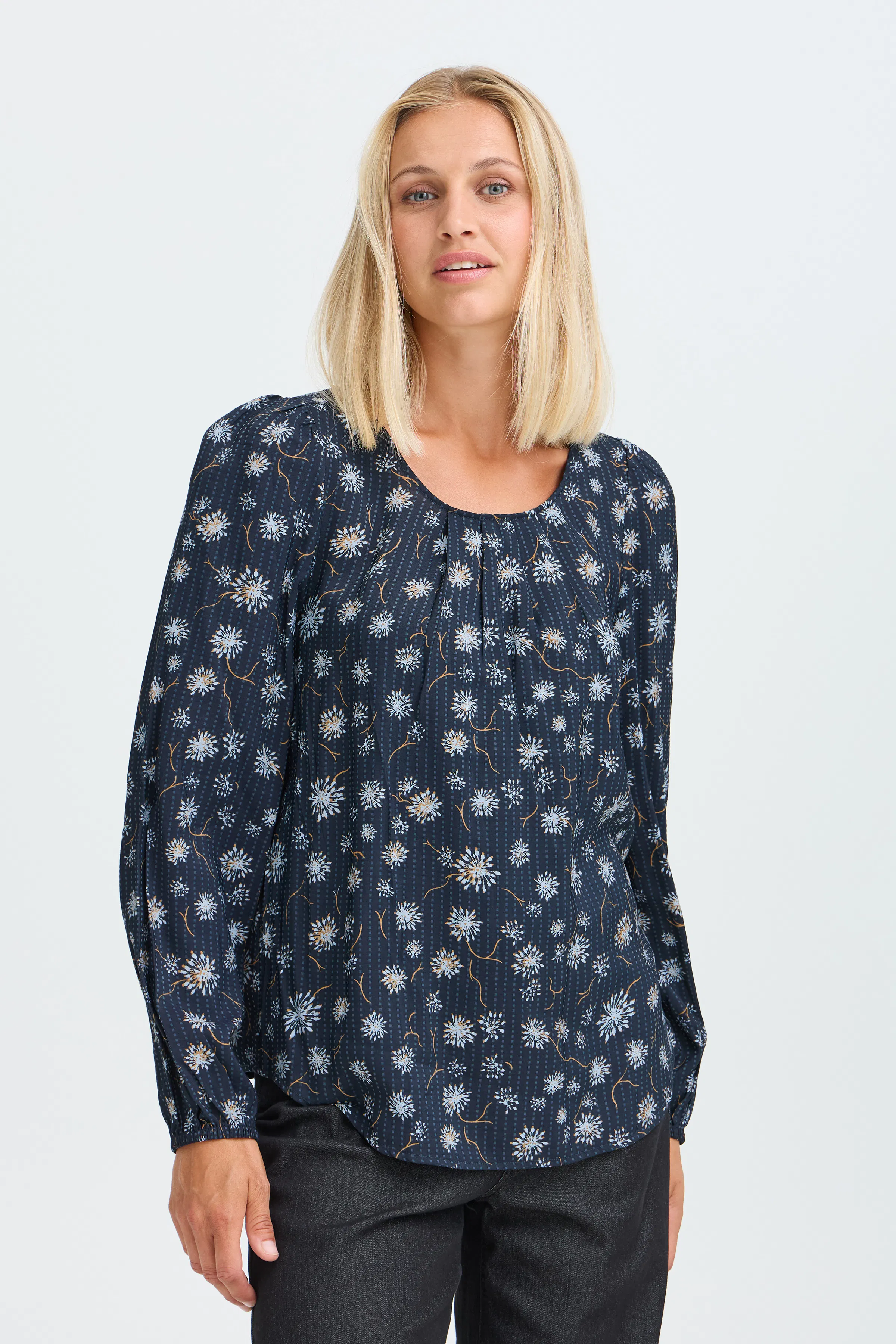 FRKALIA Blus LOOKBOOK FRONT 20618053-900009960