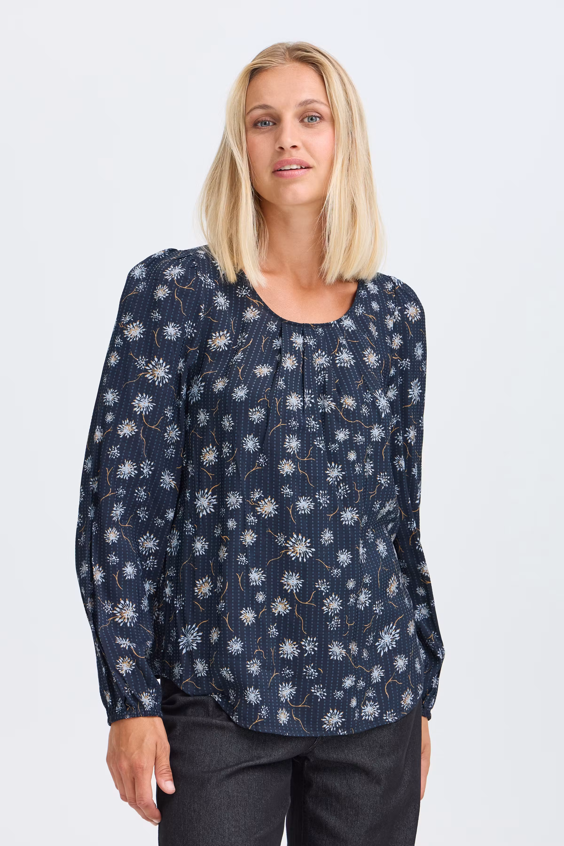 FRKALIA Bluse LOOKBOOK FRONT 20618053-900009960