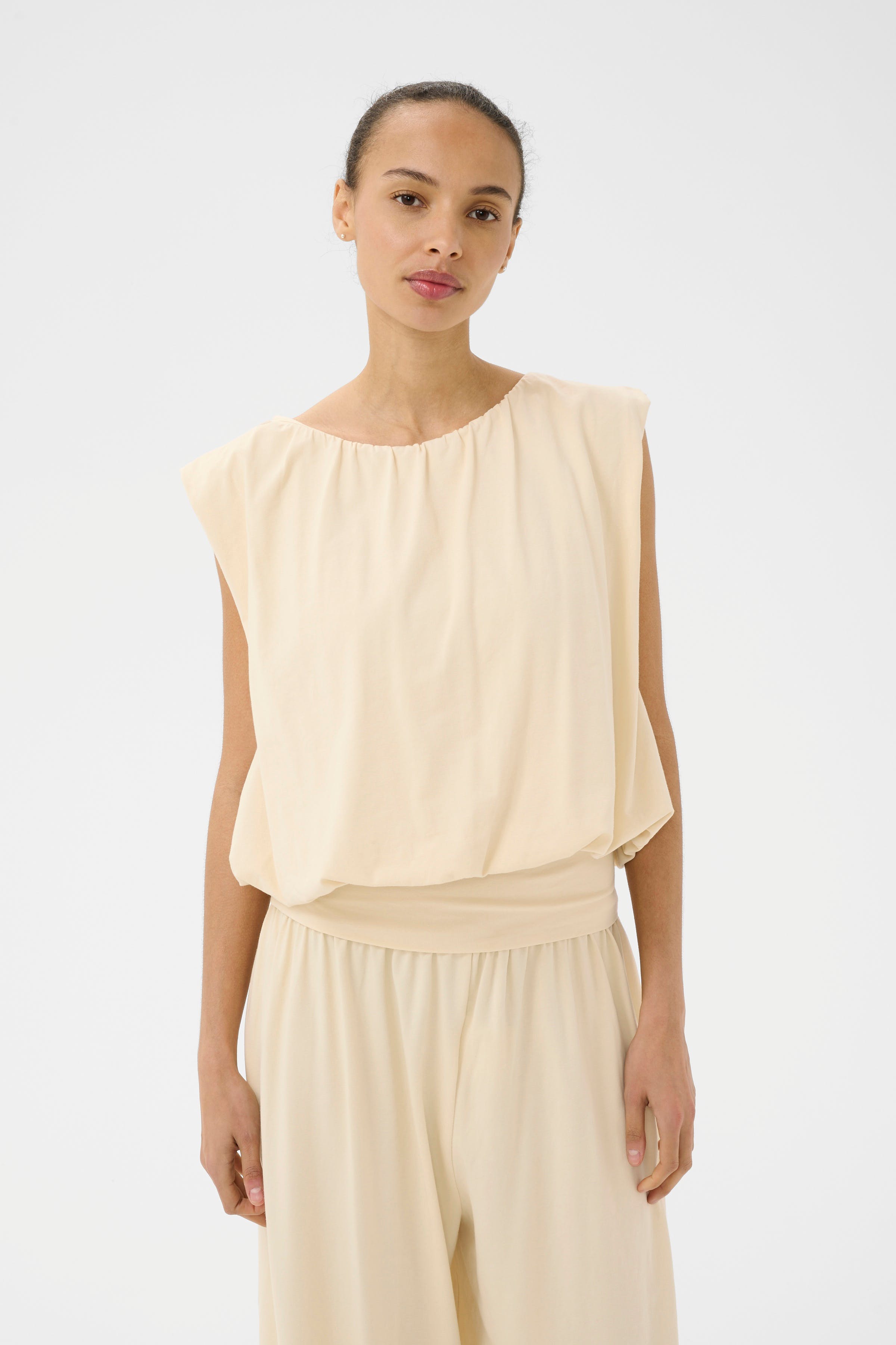 BerthinePW Top LOOKBOOK FRONT 30310615-130907