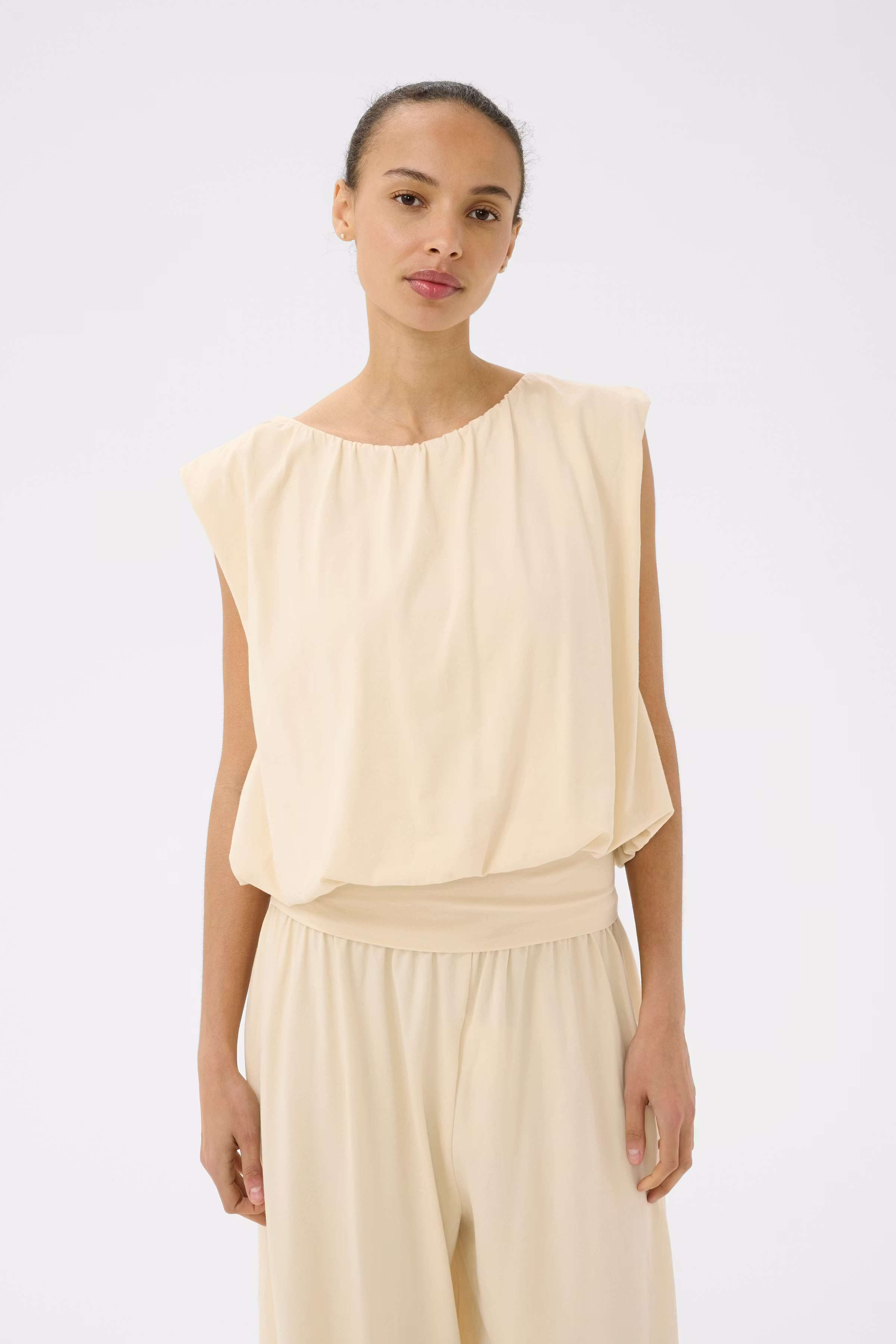 BerthinePW Top LOOKBOOK FRONT 30310615-130907