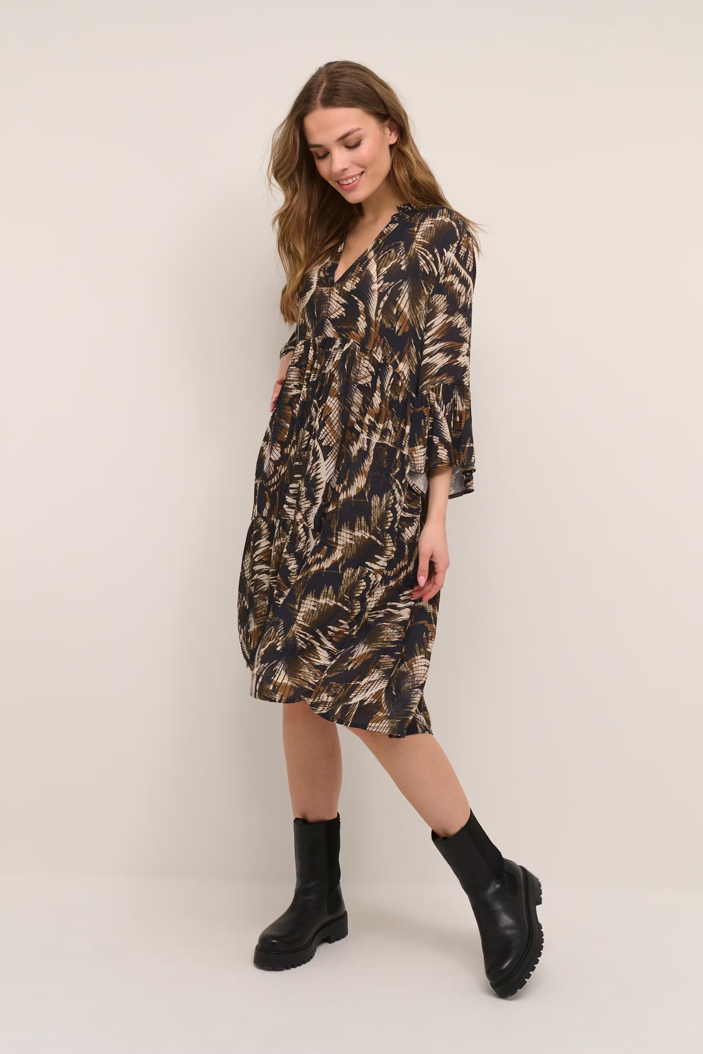 KAerina Kjole LOOKBOOK FRONT 10506894-103400