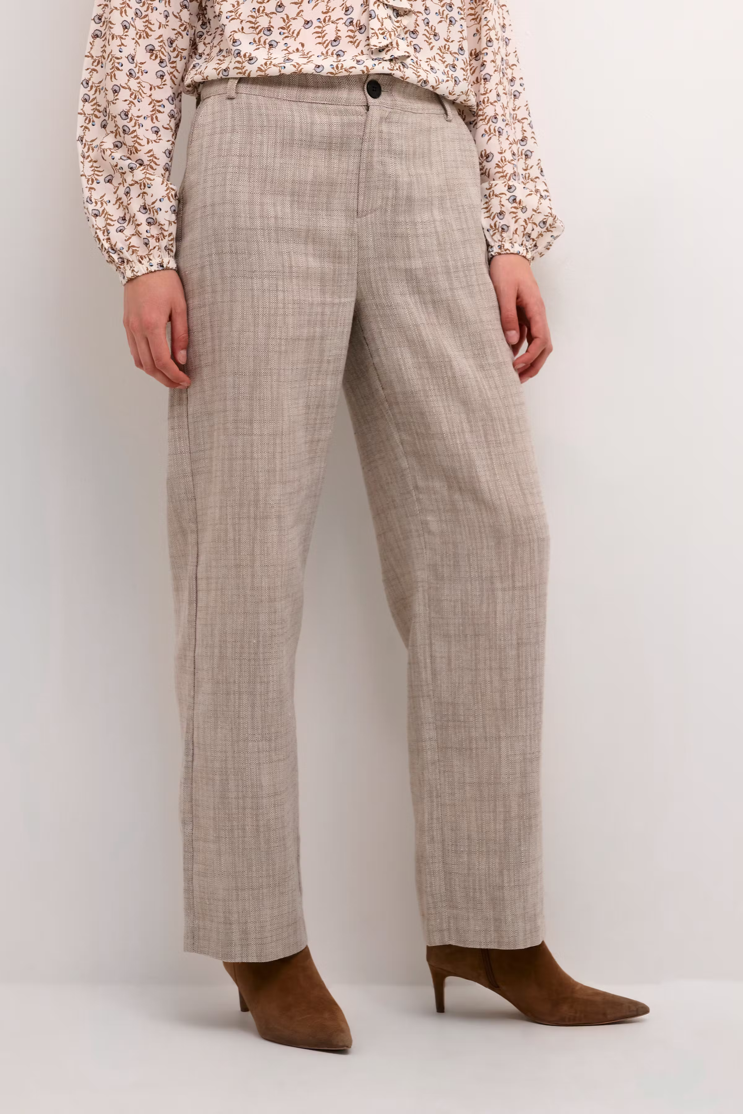 CRTurid Bukser LOOKBOOK FRONT 10612140-105370