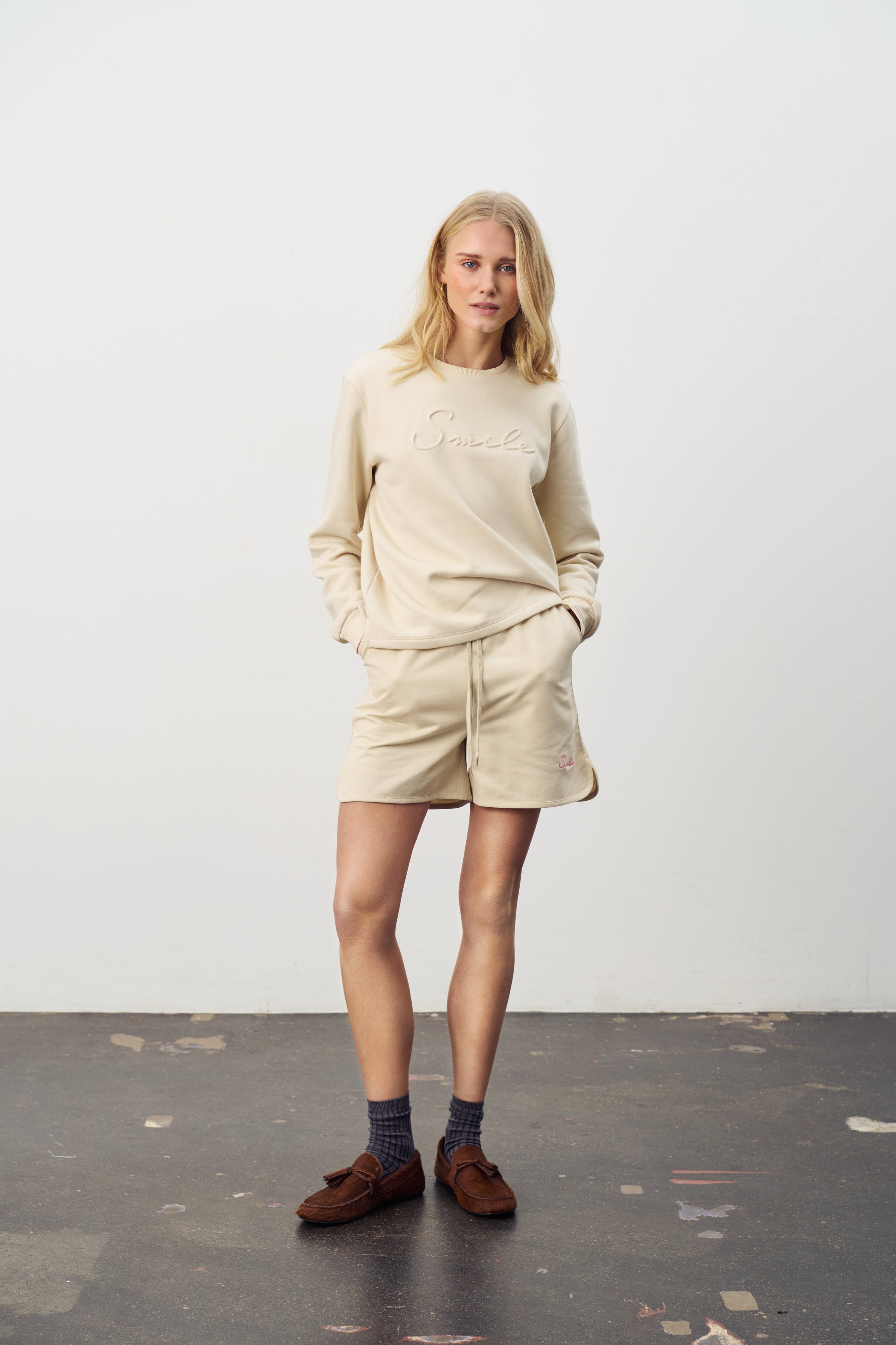 LyonaSZ Sweatshirt LOCATION NONE 30514234-130607