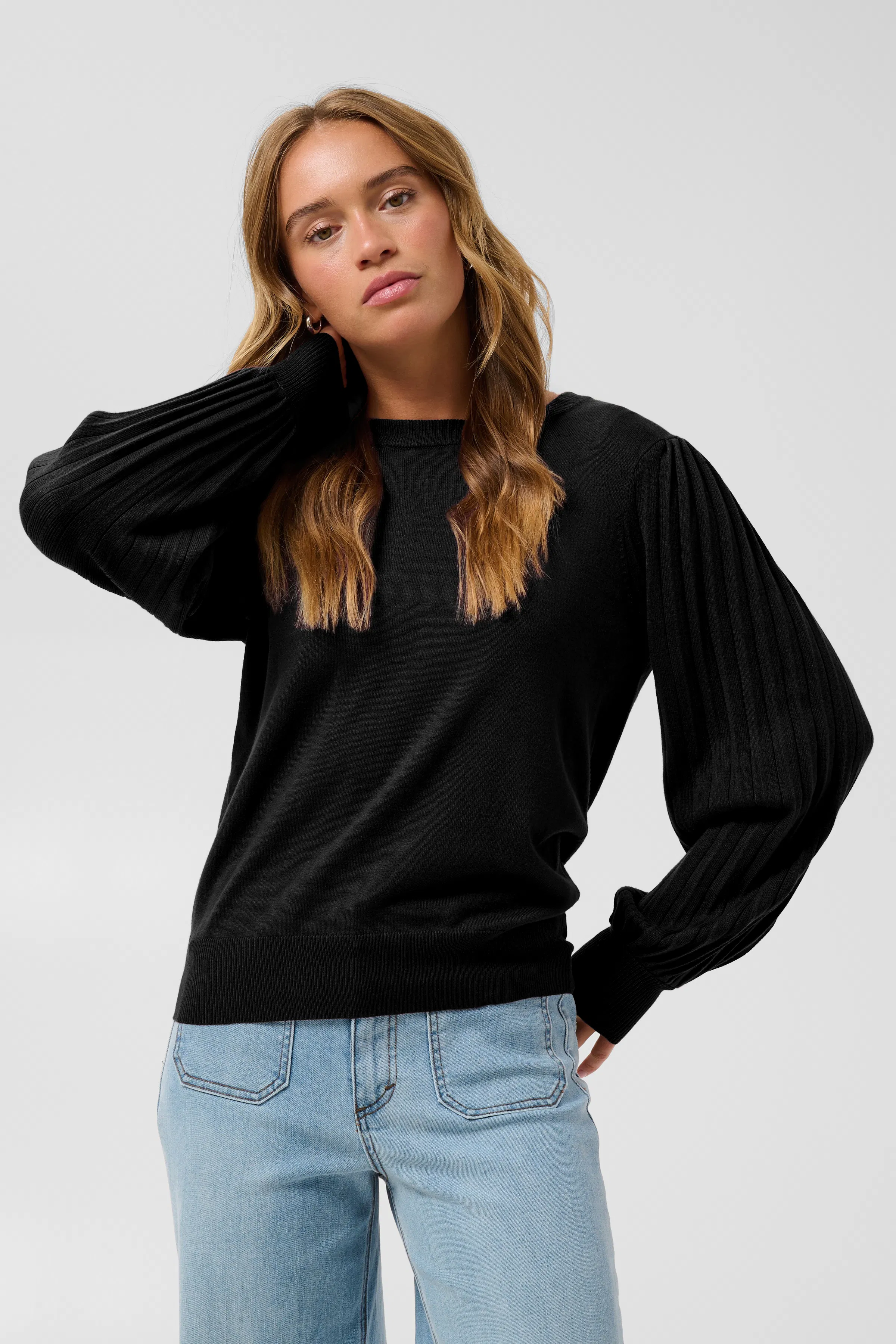 KAlone Pullover LOOKBOOK FRONT 10507905-100121