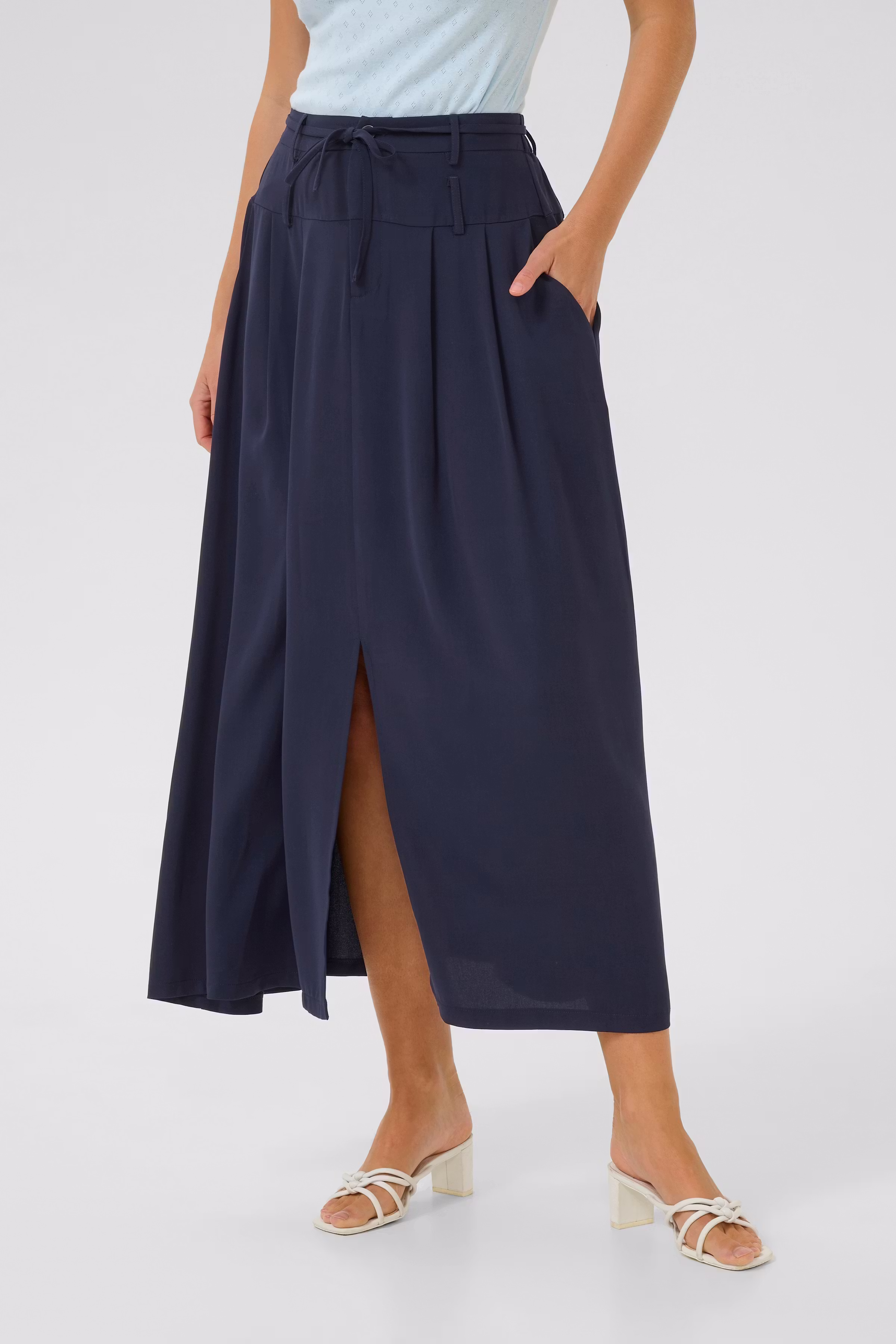KAillis Skirt LOOKBOOK FRONT 10509886-194020