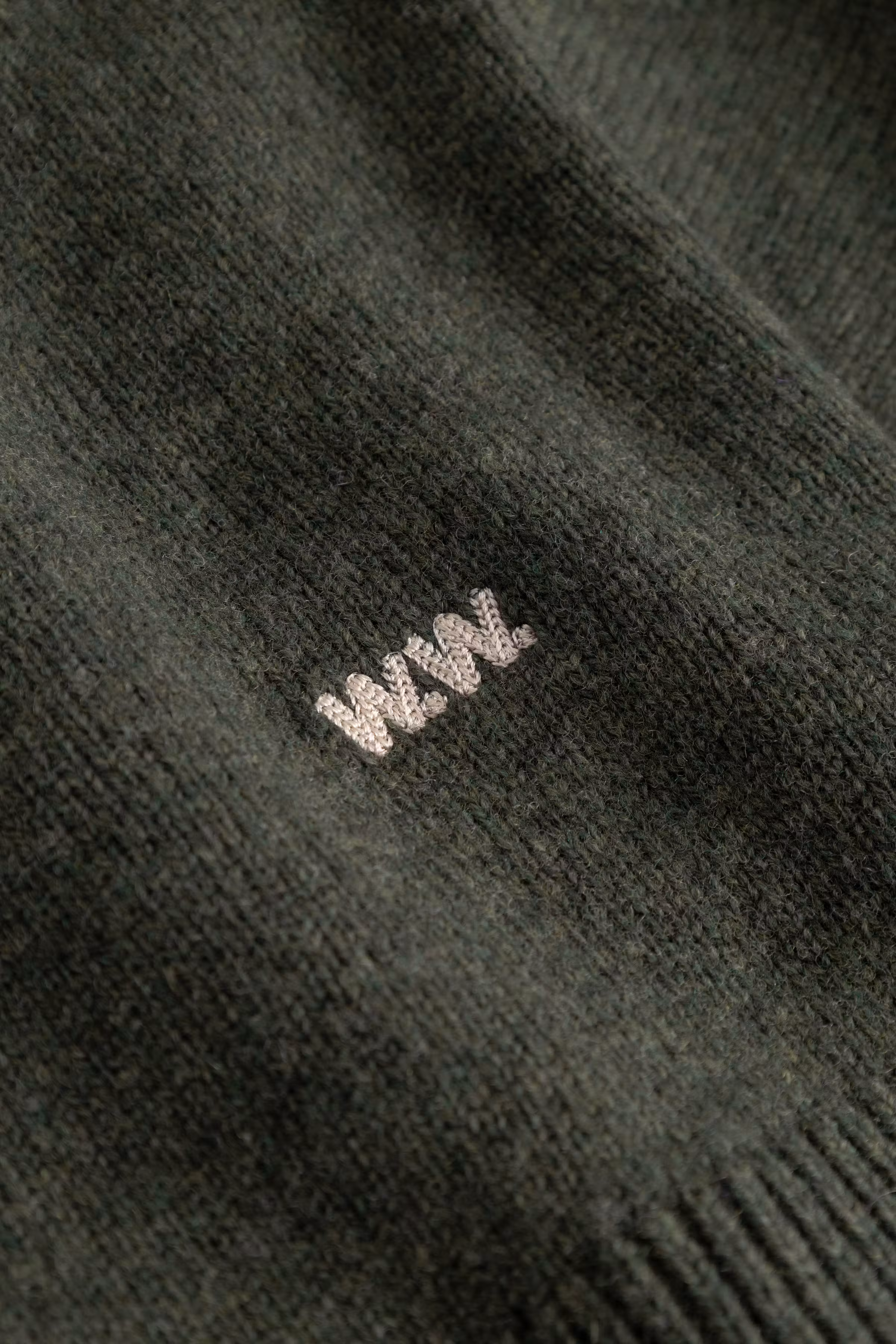 WWlogo Pullover PACK DETAIL 30252198-190413