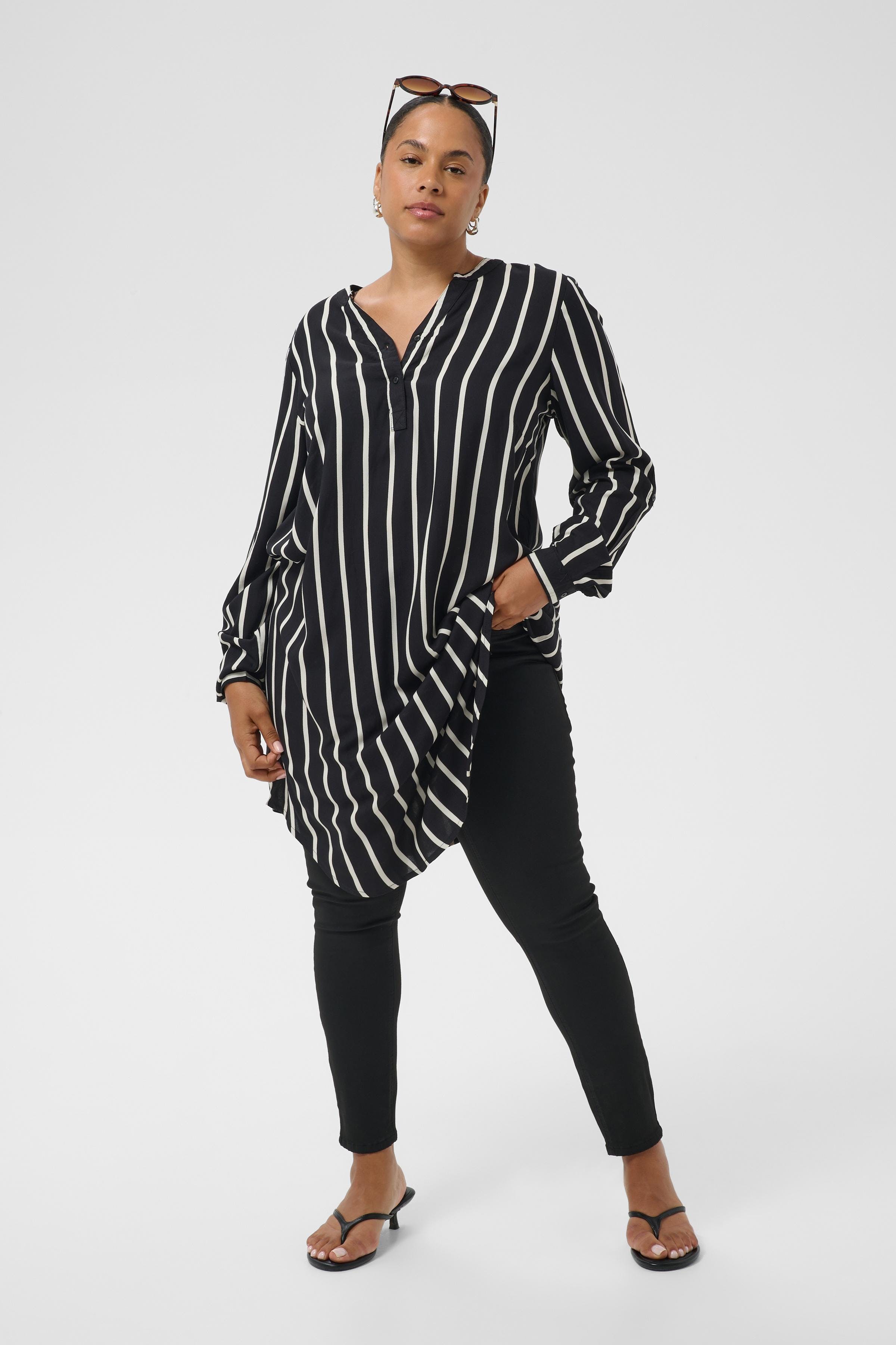 KCmilana Kjole LOOKBOOK FRONT 10580625-100596