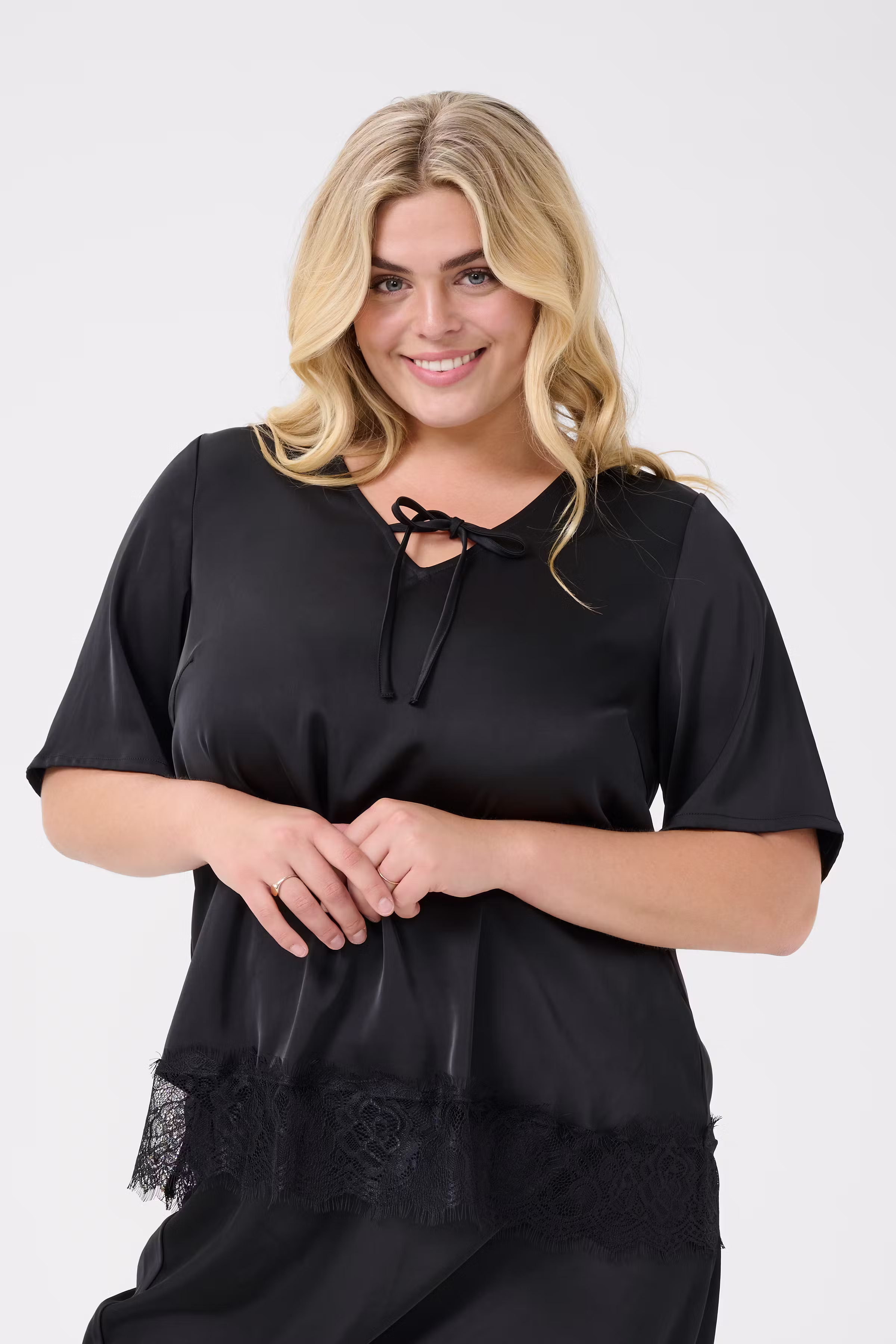 KChilla Blouse LOOKBOOK FRONT 10583479-100121