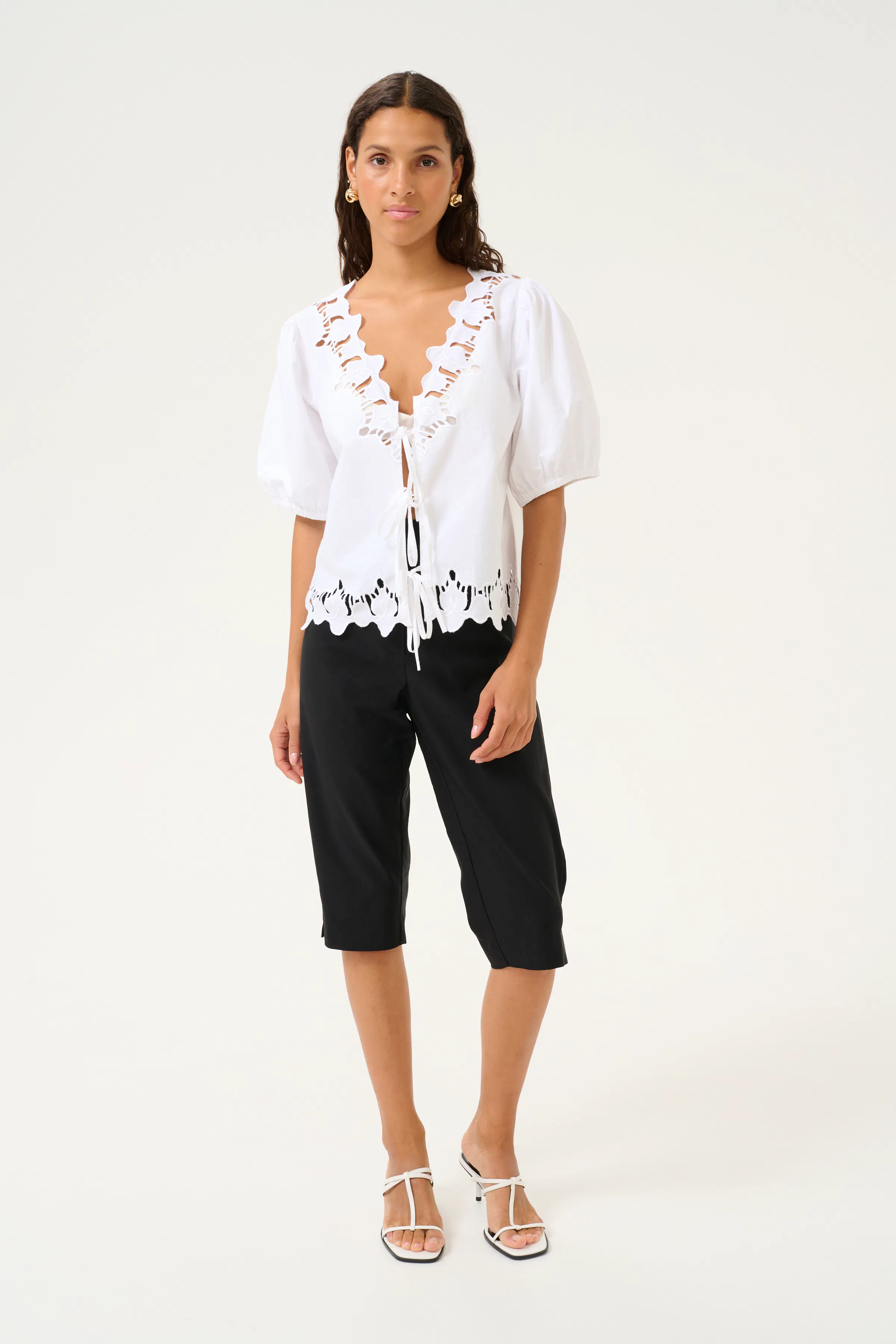 KBVictoria Spitzenbluse LOOKBOOK FRONT 10105455-110601