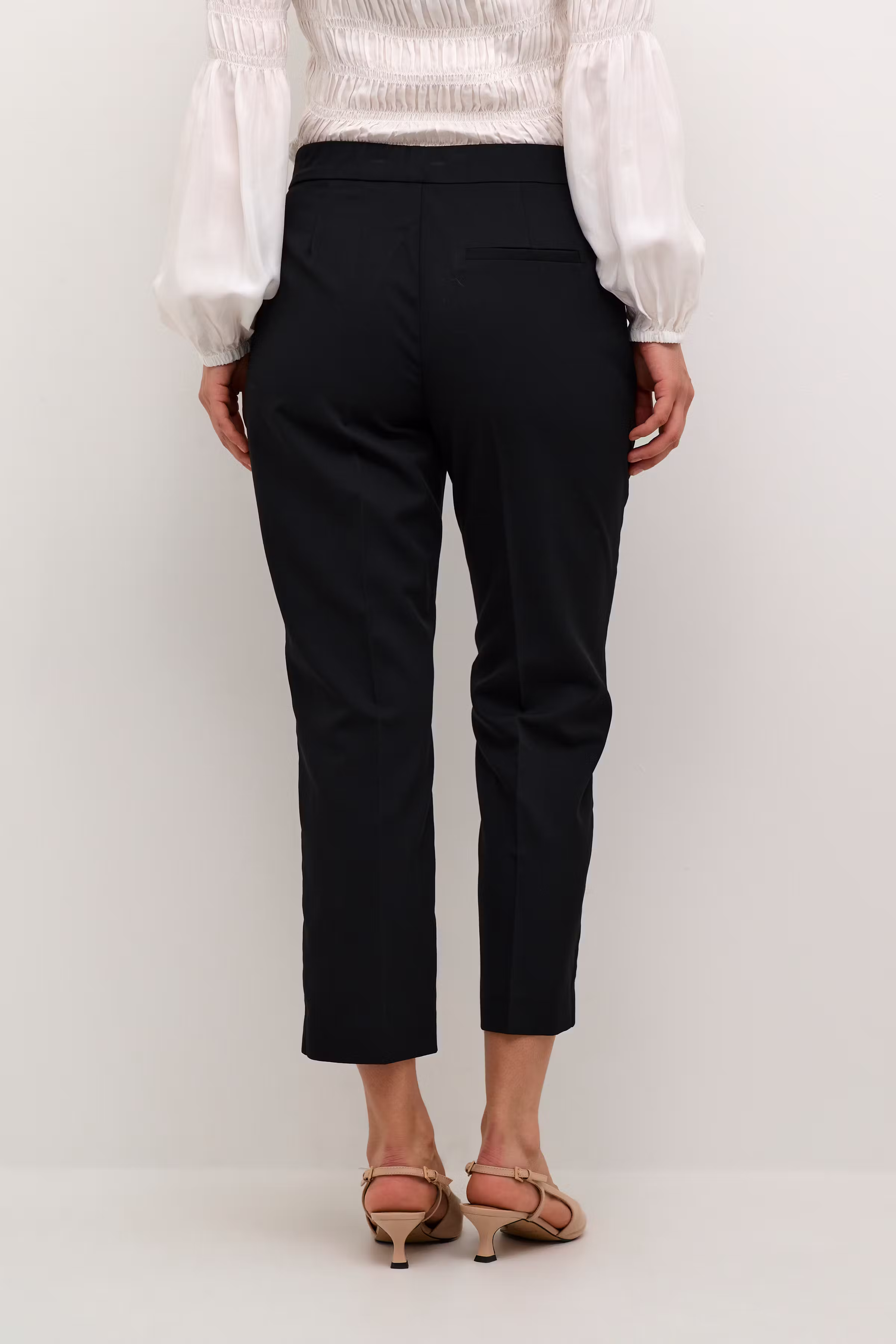 CRWanne Trousers LOOKBOOK BACK 10612780-100120