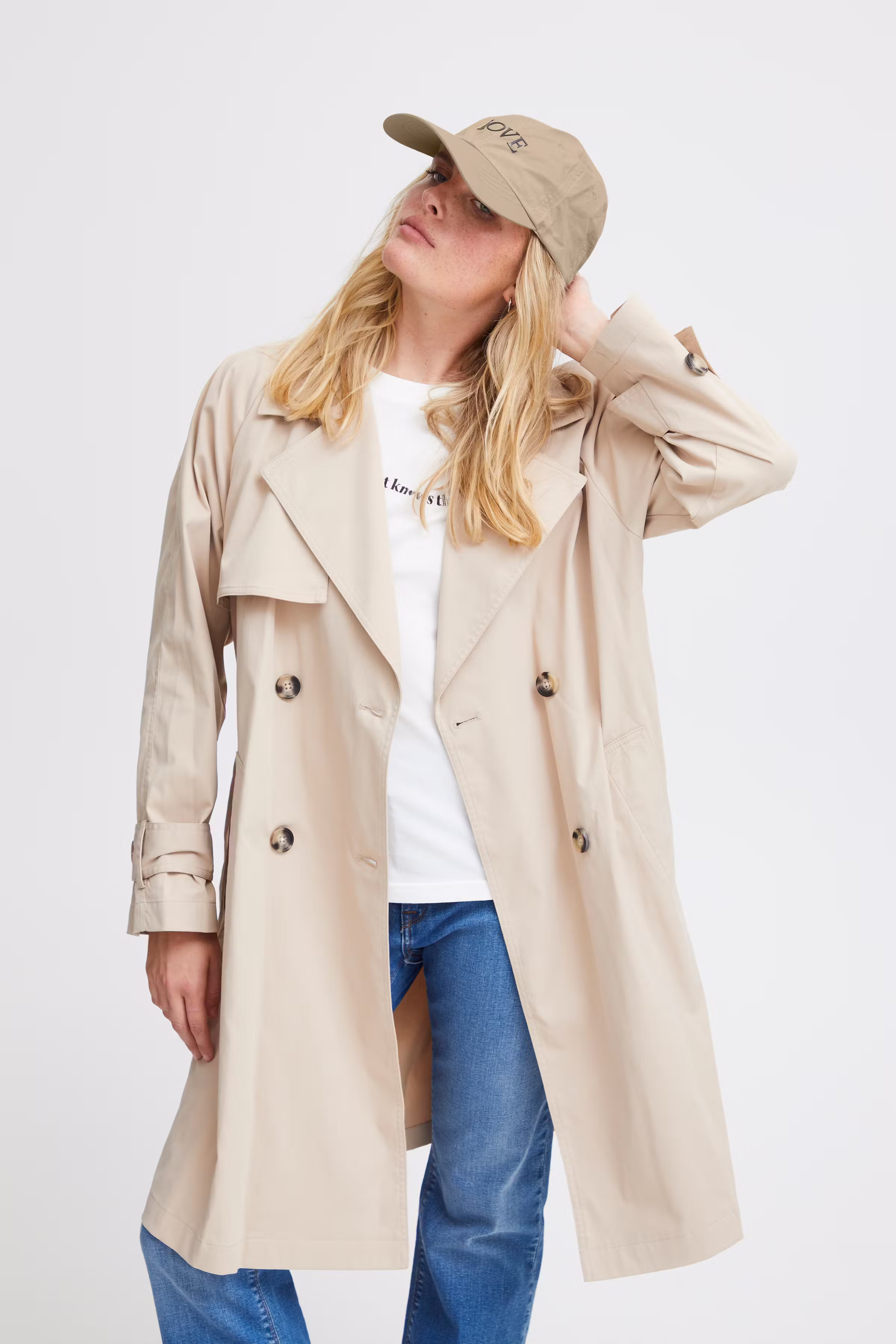 IASUSAIN Hut LOOKBOOK FRONT 20120524-151308