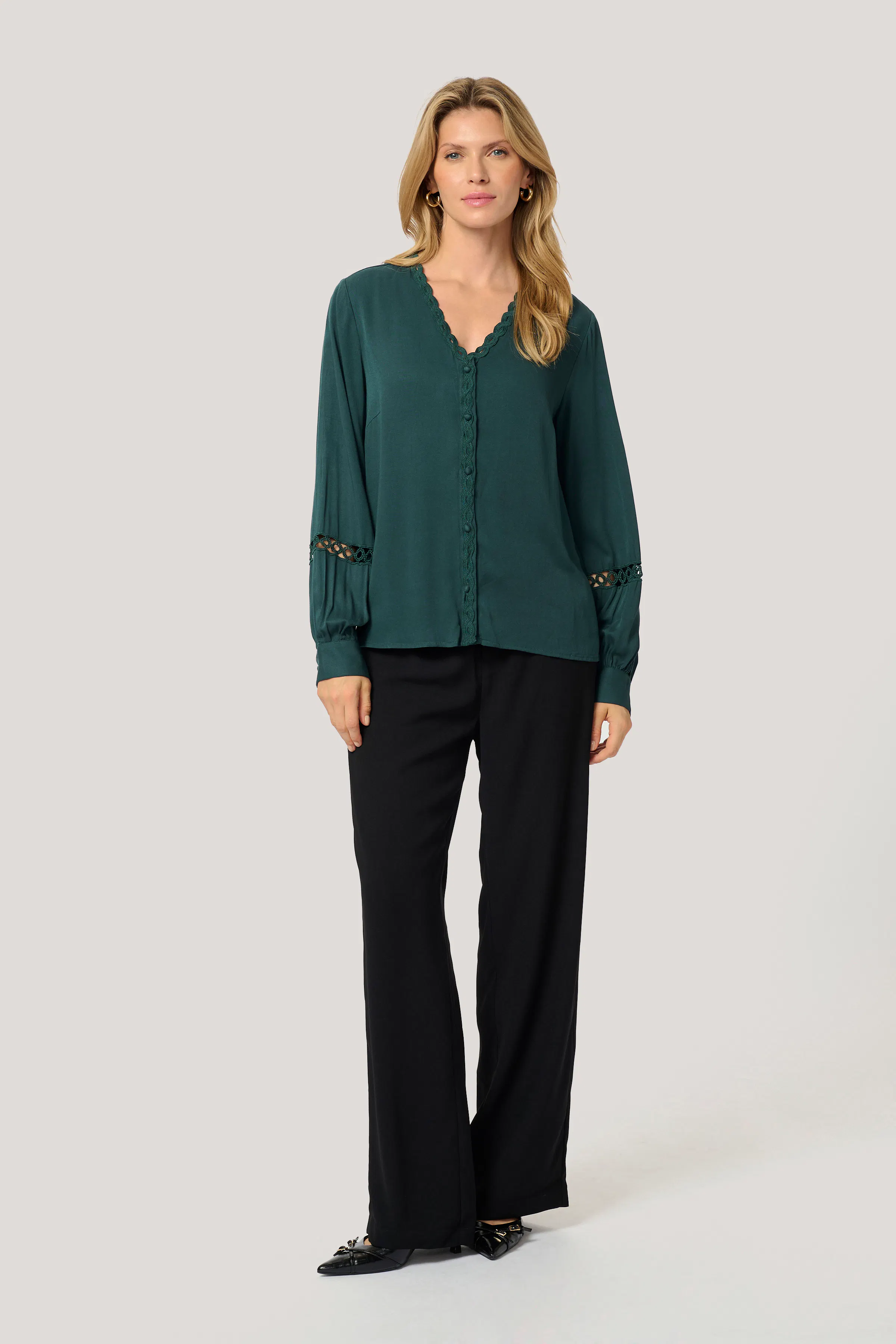 CRResi Blouse LOOKBOOK FRONT 10613736-195320