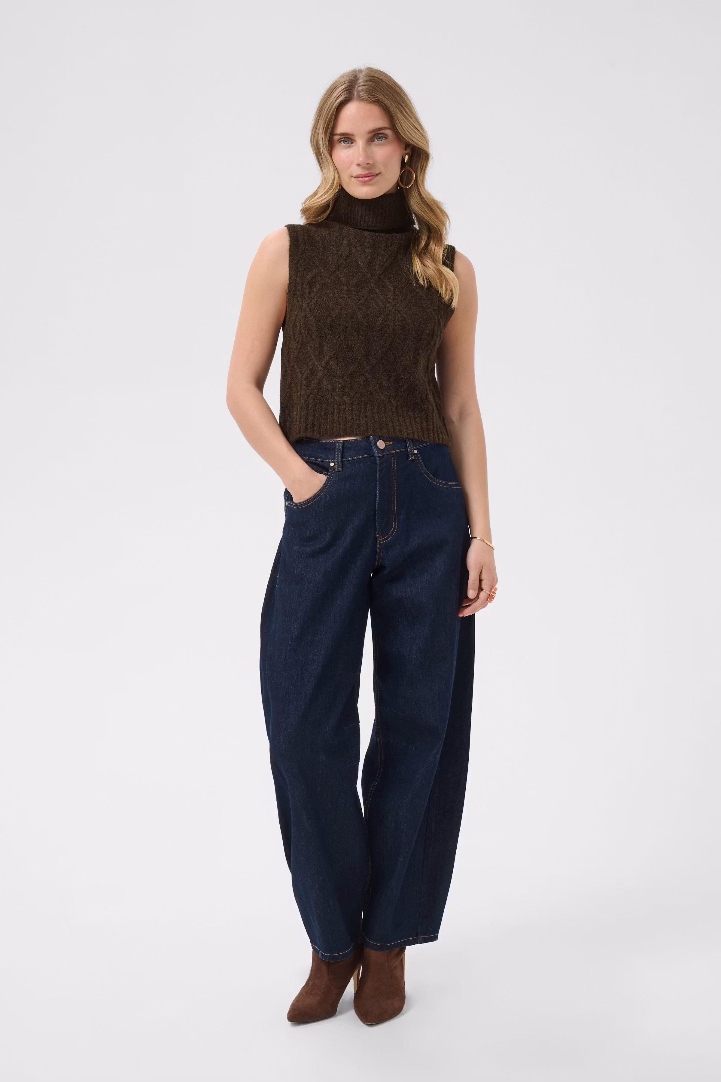 CRElsie Slipover LOOKBOOK FRONT 10615533-191016