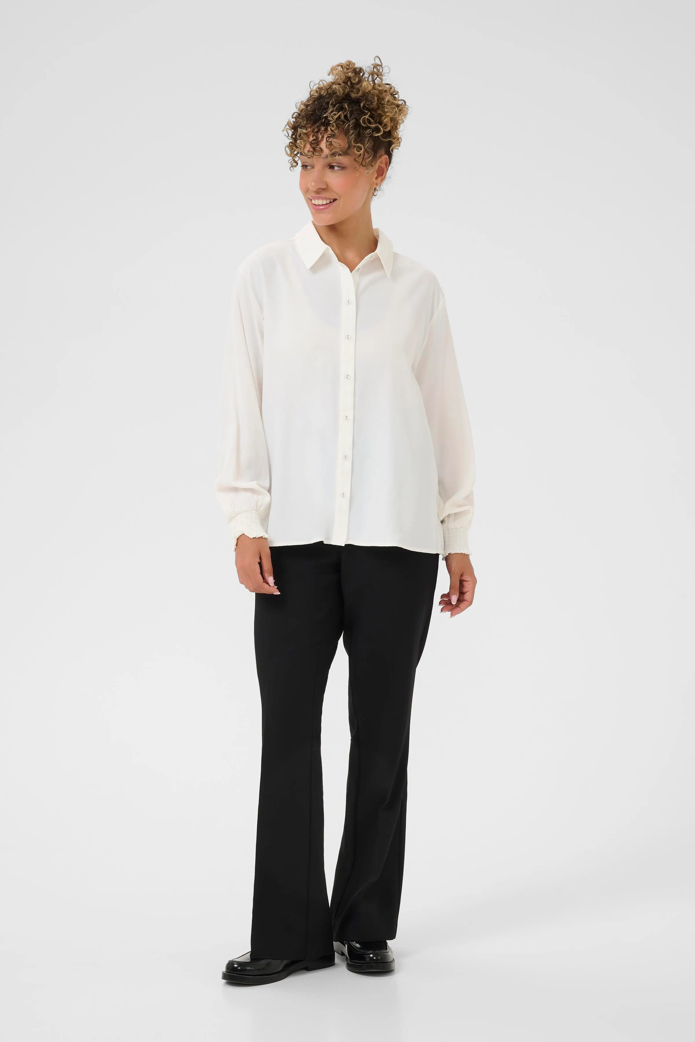CRNola Shirt LOOKBOOK FRONT 10611978-110602