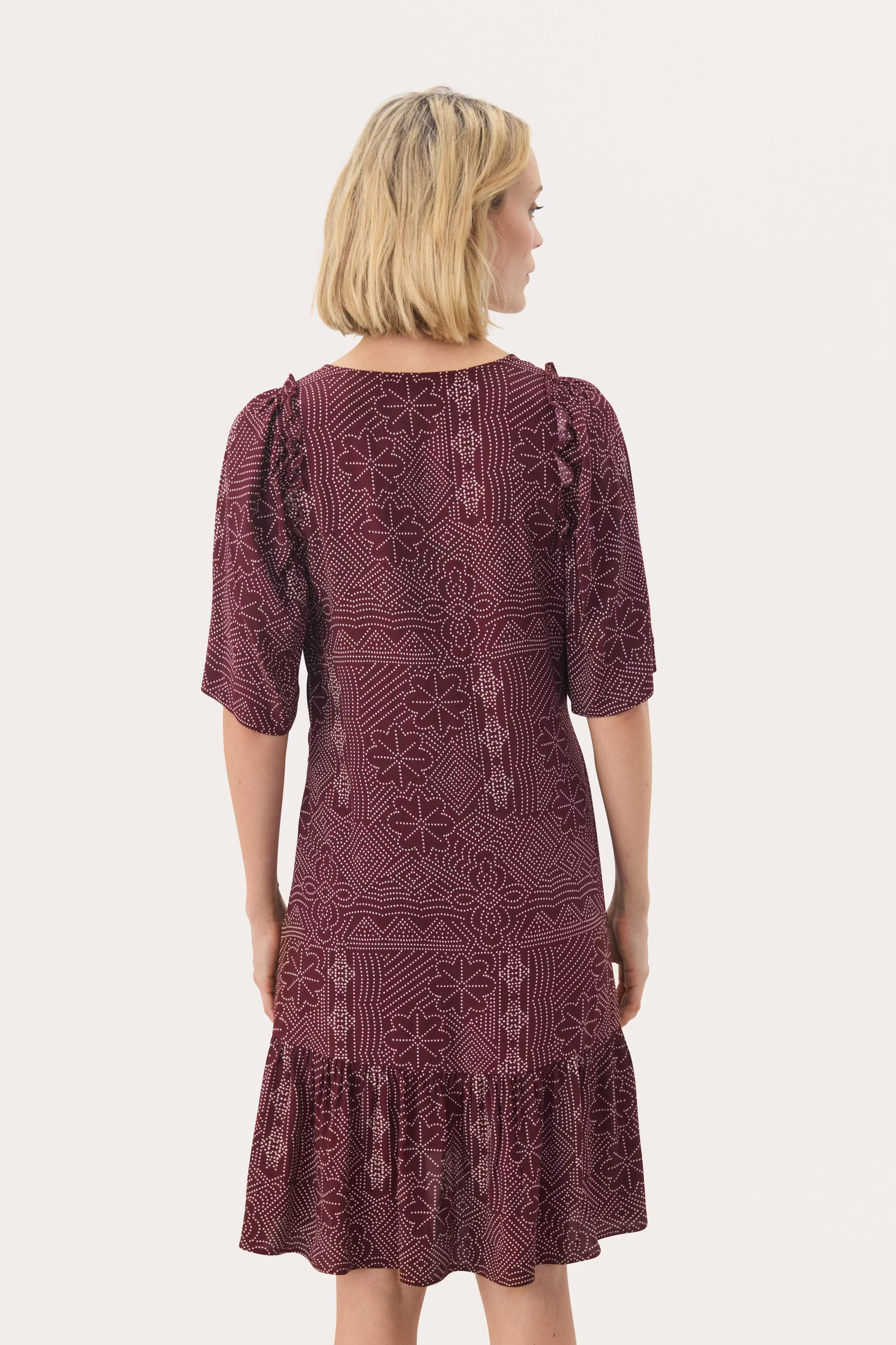 TippiPW Dress LOOKBOOK BACK 30309822-303960