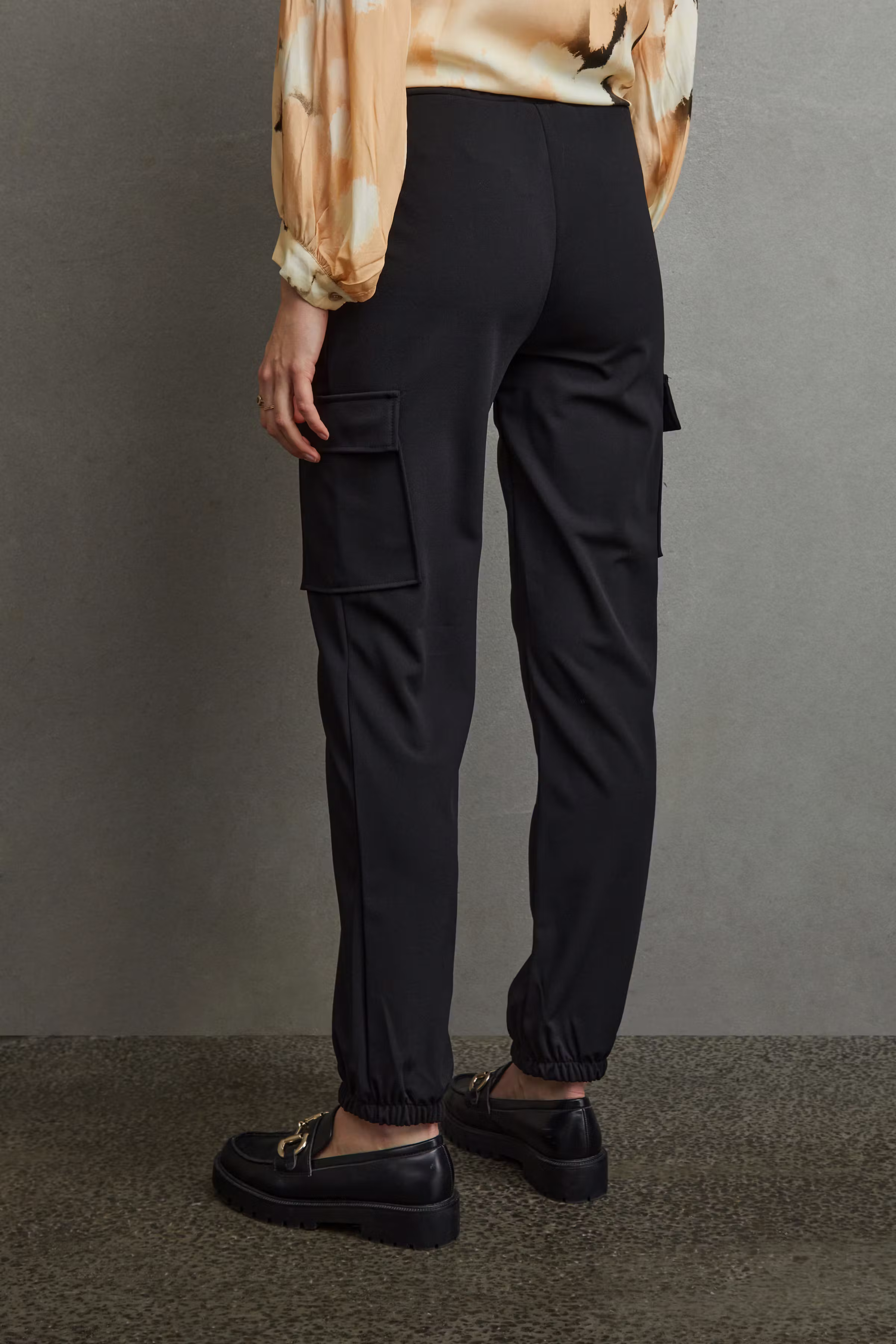 SBSCUB Hose LOOKBOOK BACK 22100044-10001