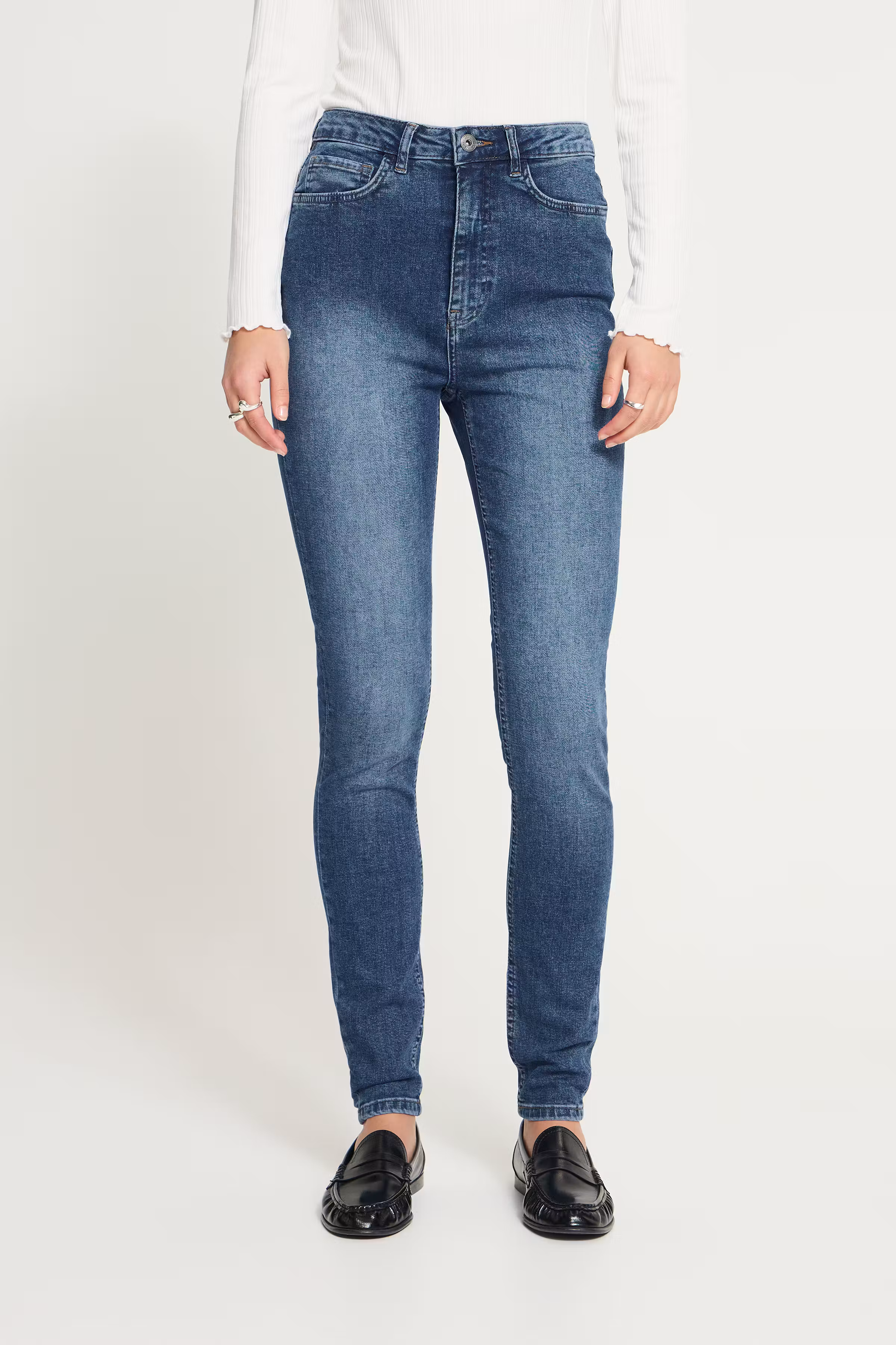 IHTWIGGY SLIM HIGHT WAIST Jeans LOOKBOOK FRONT 20122631-200339