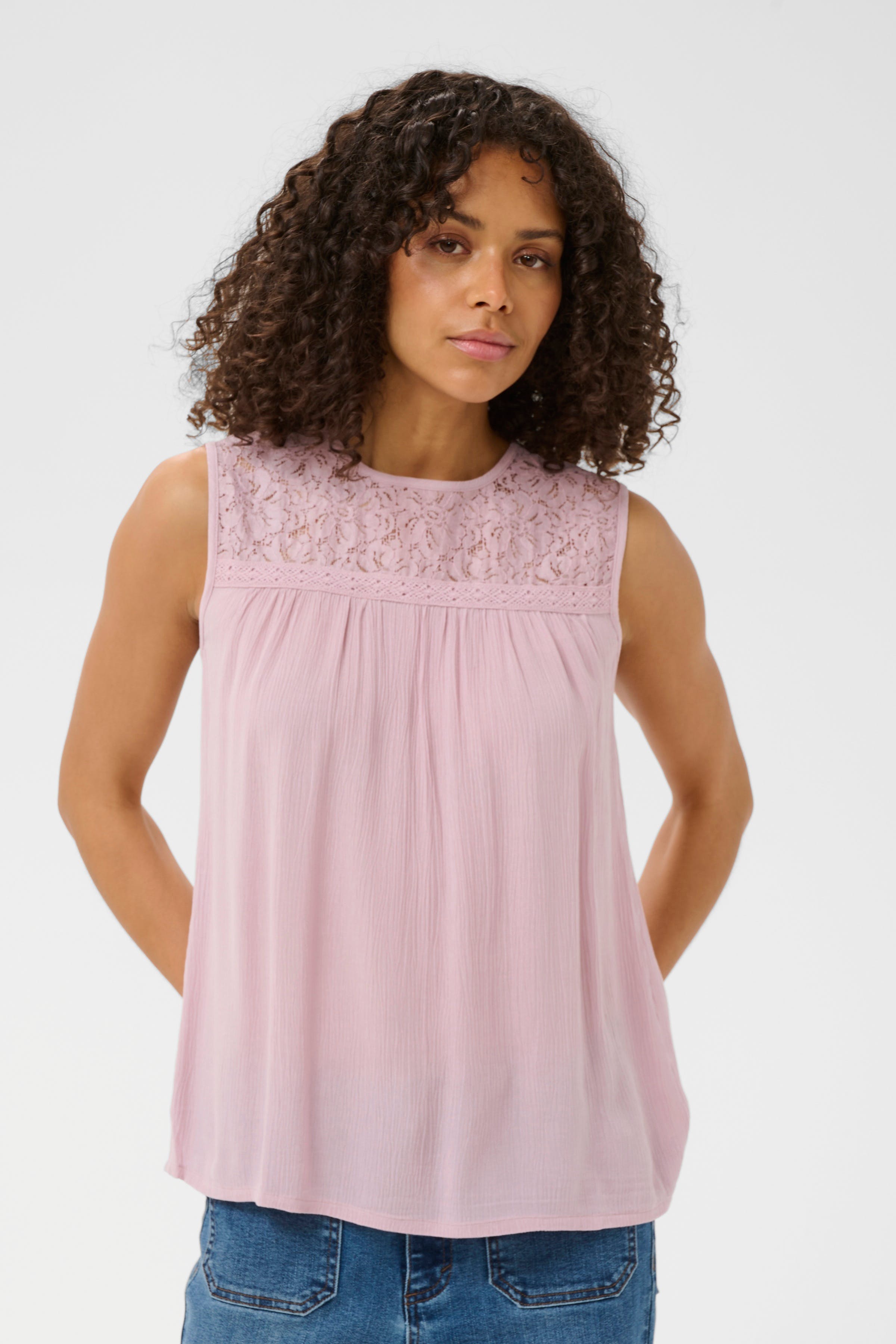 KAmeredith Blouse LOOKBOOK FRONT 10512420-163205