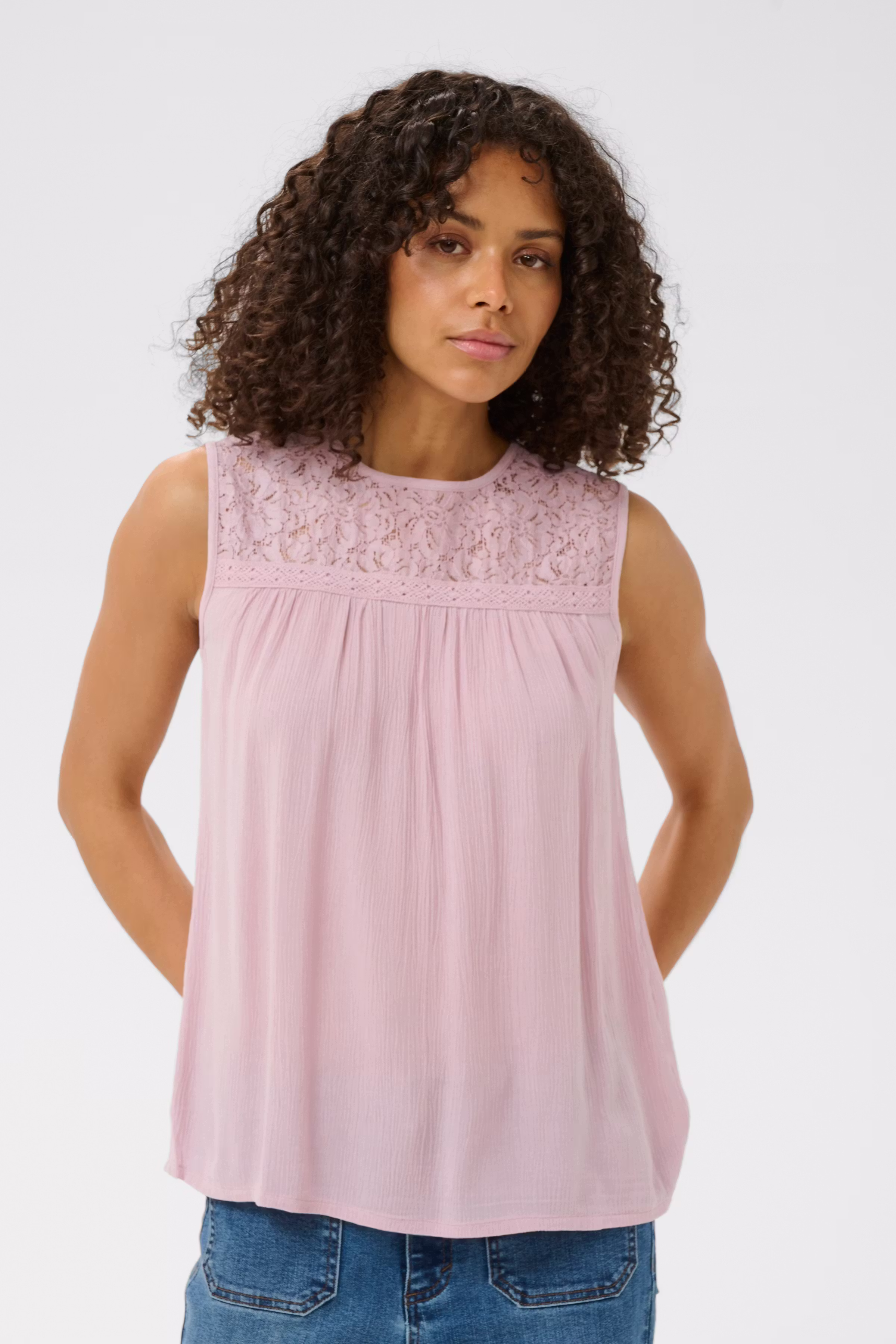 KAmeredith Blouse LOOKBOOK FRONT 10512420-163205