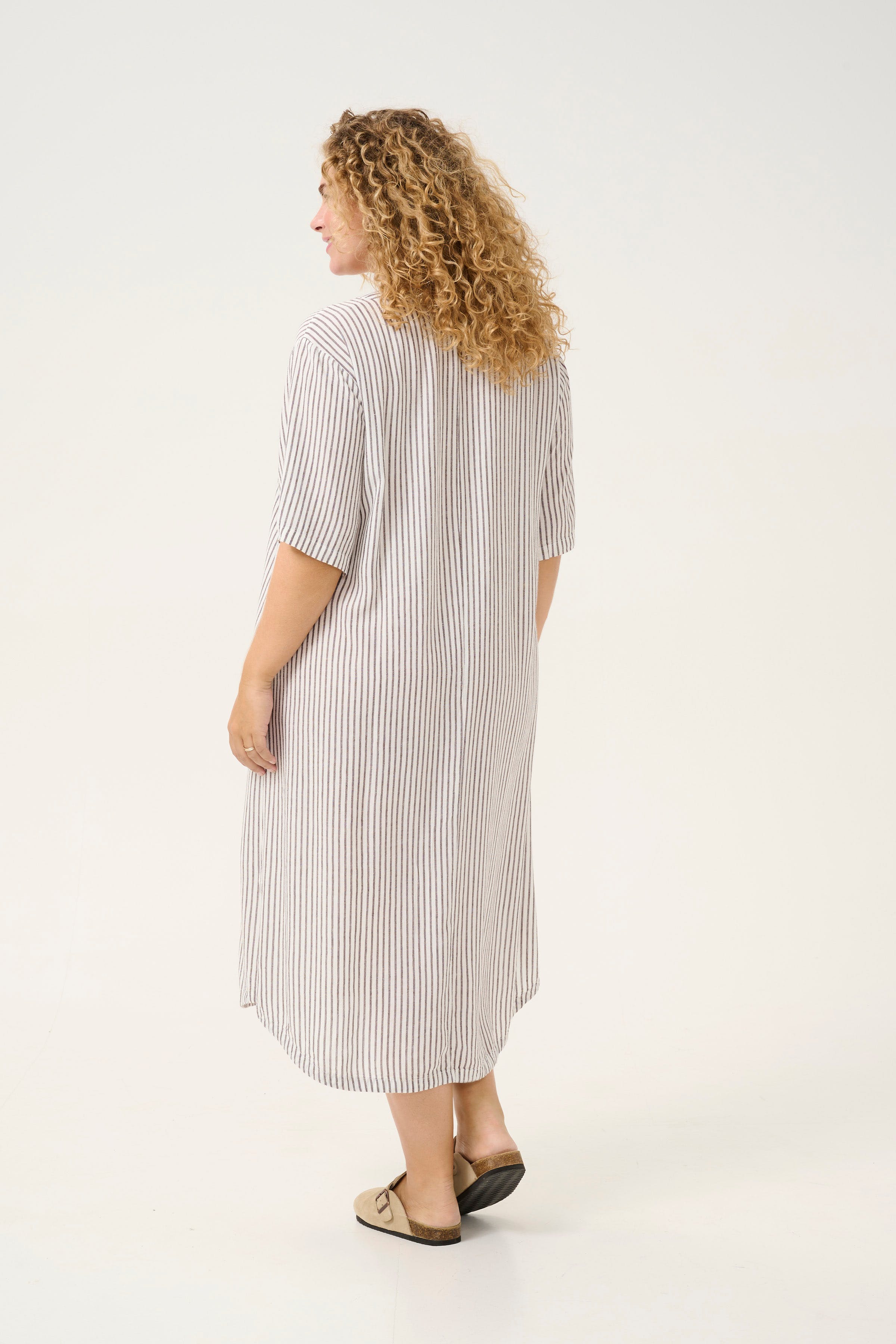 KCmille Linen dress LOOKBOOK BACK 10582218-107749