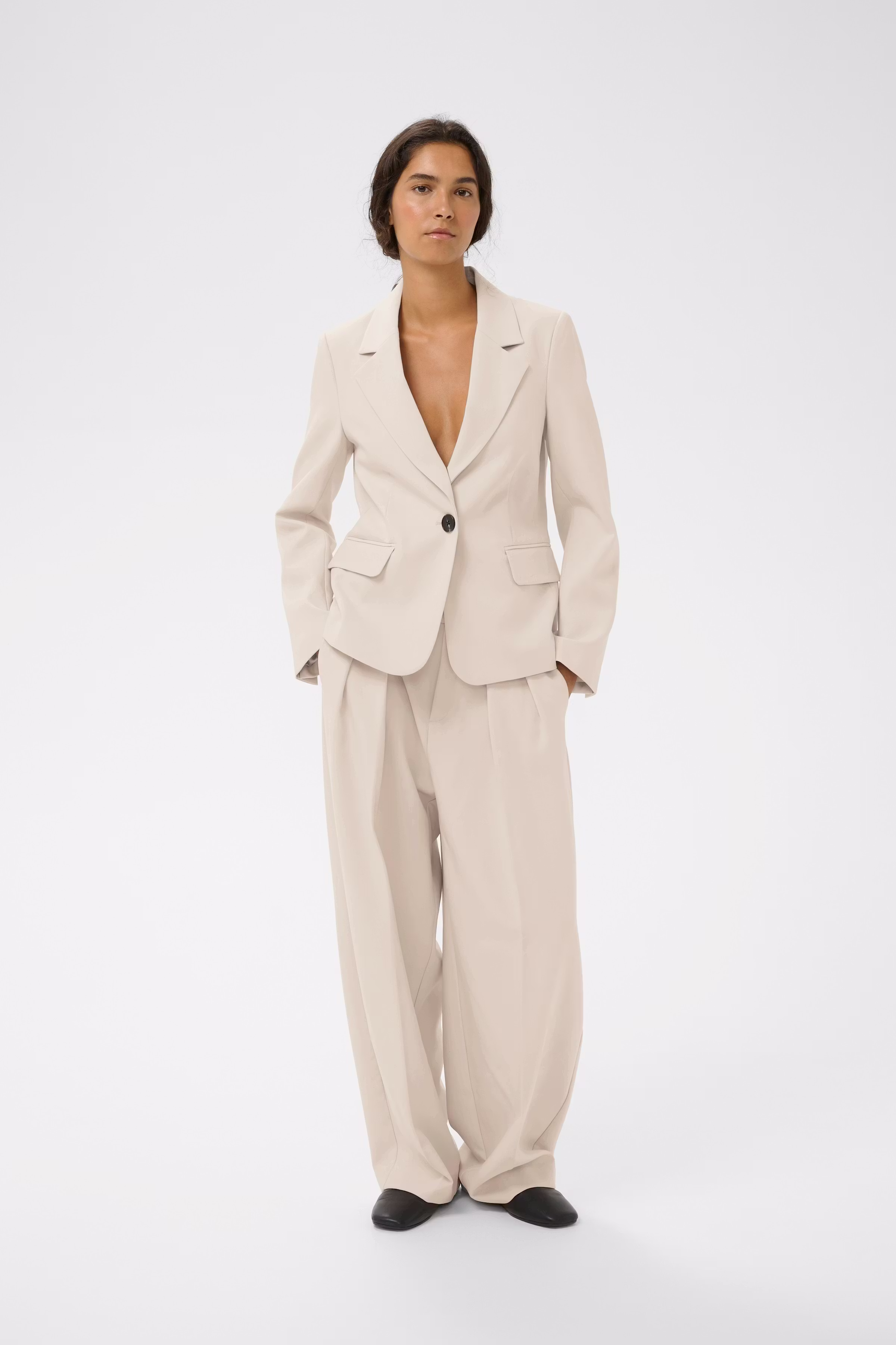 BryelleIW Blazer LOOKBOOK FRONT 30110990-130403