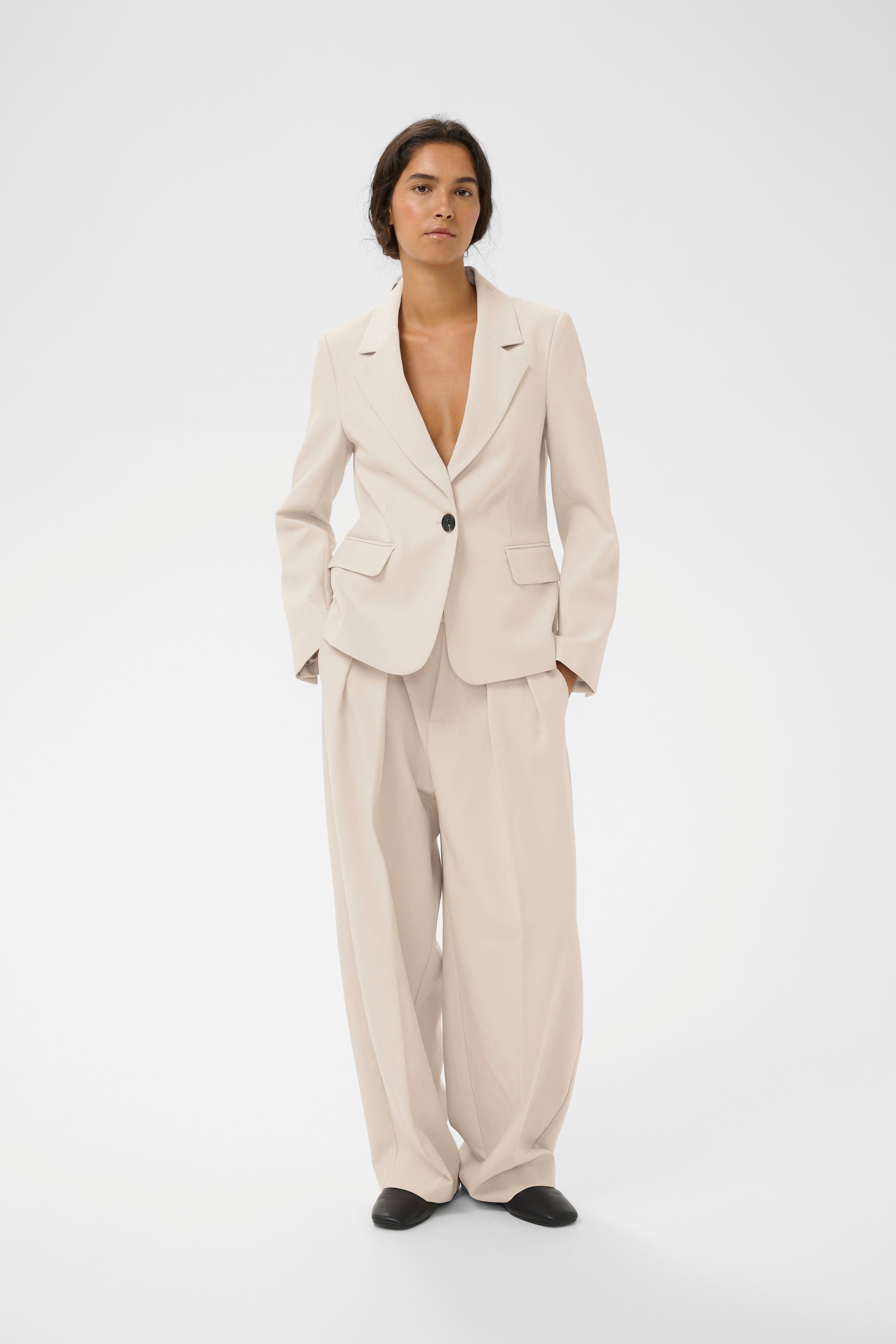 BryelleIW Blazer LOOKBOOK FRONT 30110990-130403